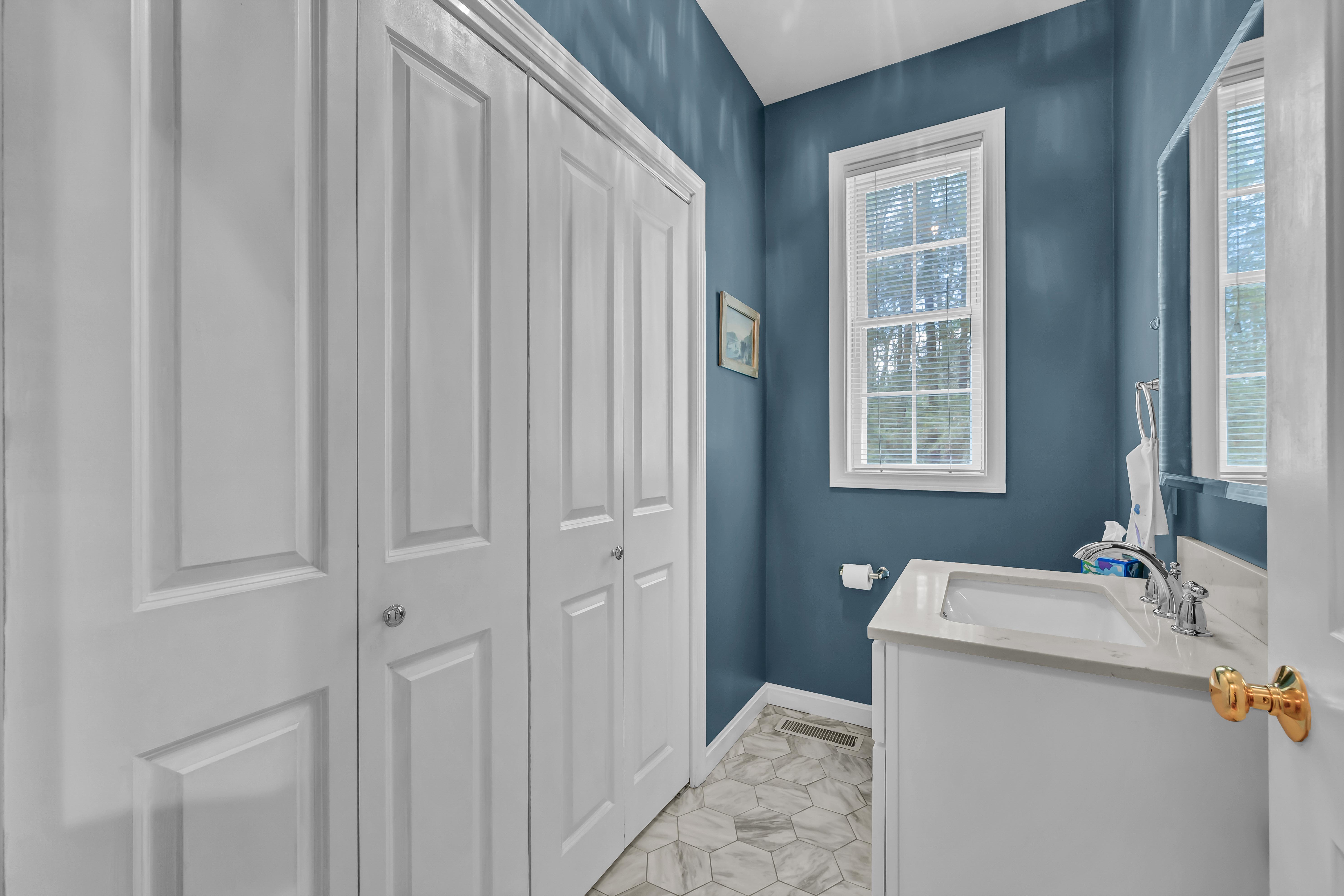  Beautiful Maintained Colonial - 物件實景