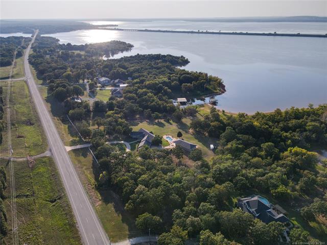 Eufaula, Oklahoma, 74432, United States, 3 Bedrooms Bedrooms, ,4 BathroomsBathrooms,Residential,For Sale,1976546