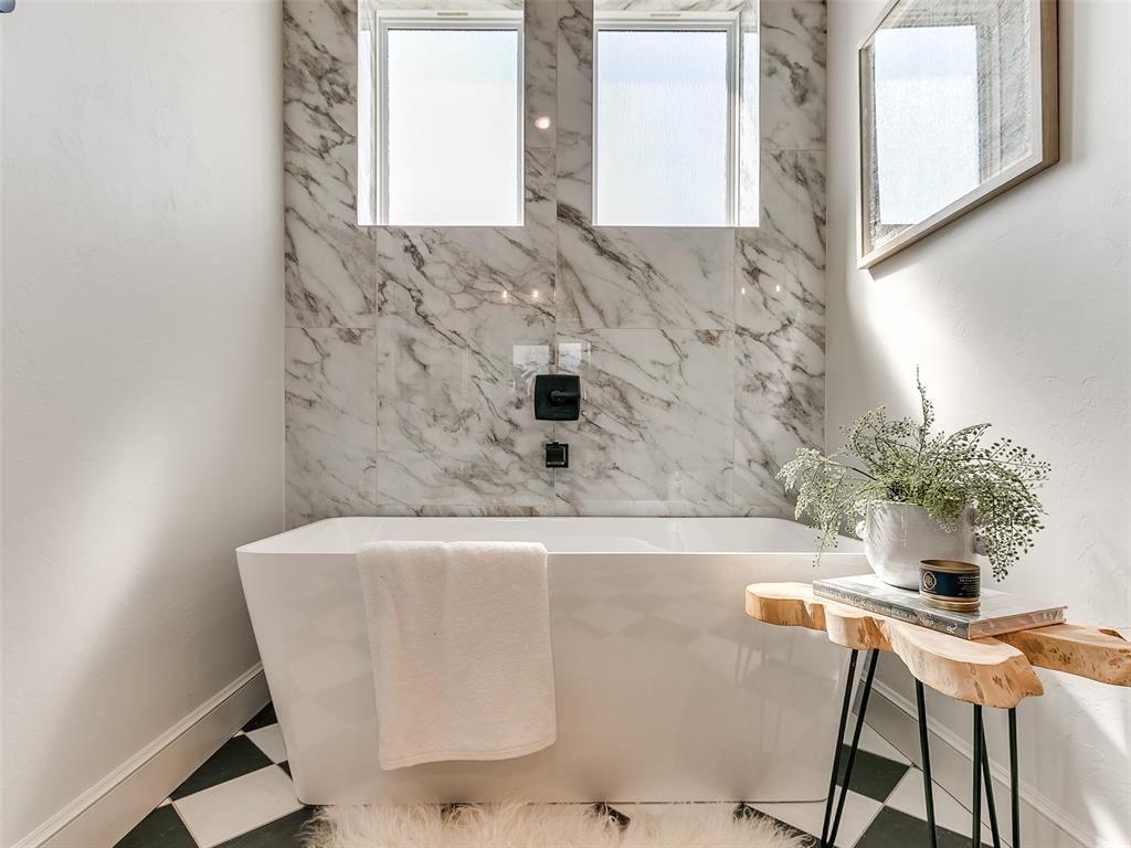 Edmond, Oklahoma, 73025, United States, 4 Bedrooms Bedrooms, ,4 BathroomsBathrooms,Residential,For Sale,1987360