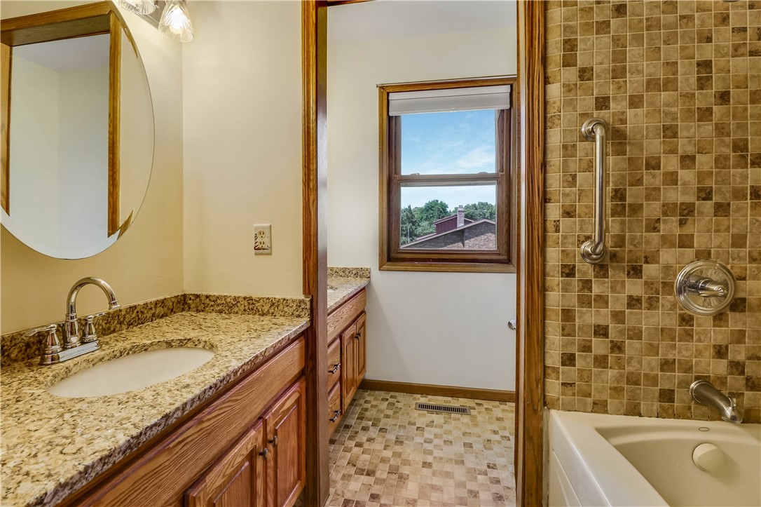 Altoona, Wisconsin, 54720, United States, 4 Bedrooms Bedrooms, ,3 BathroomsBathrooms,Residential,For Sale,1891343