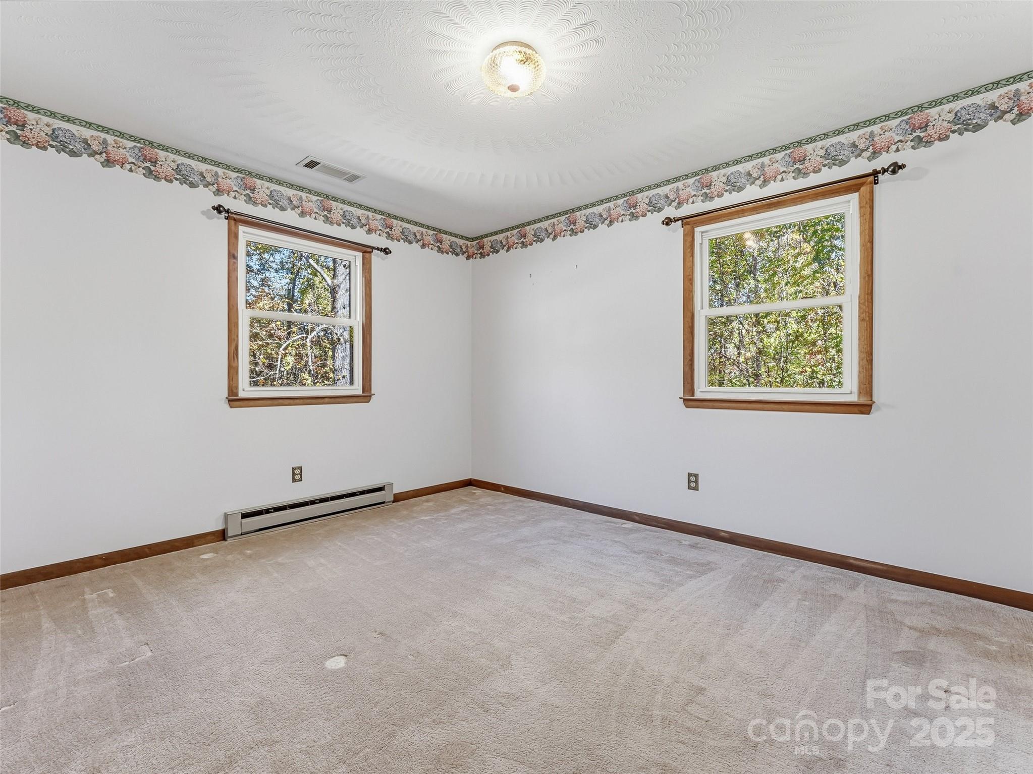 Candler, North Carolina, 28715, United States, 4 Bedrooms Bedrooms, ,3 BathroomsBathrooms,Residential,For Sale,1983385