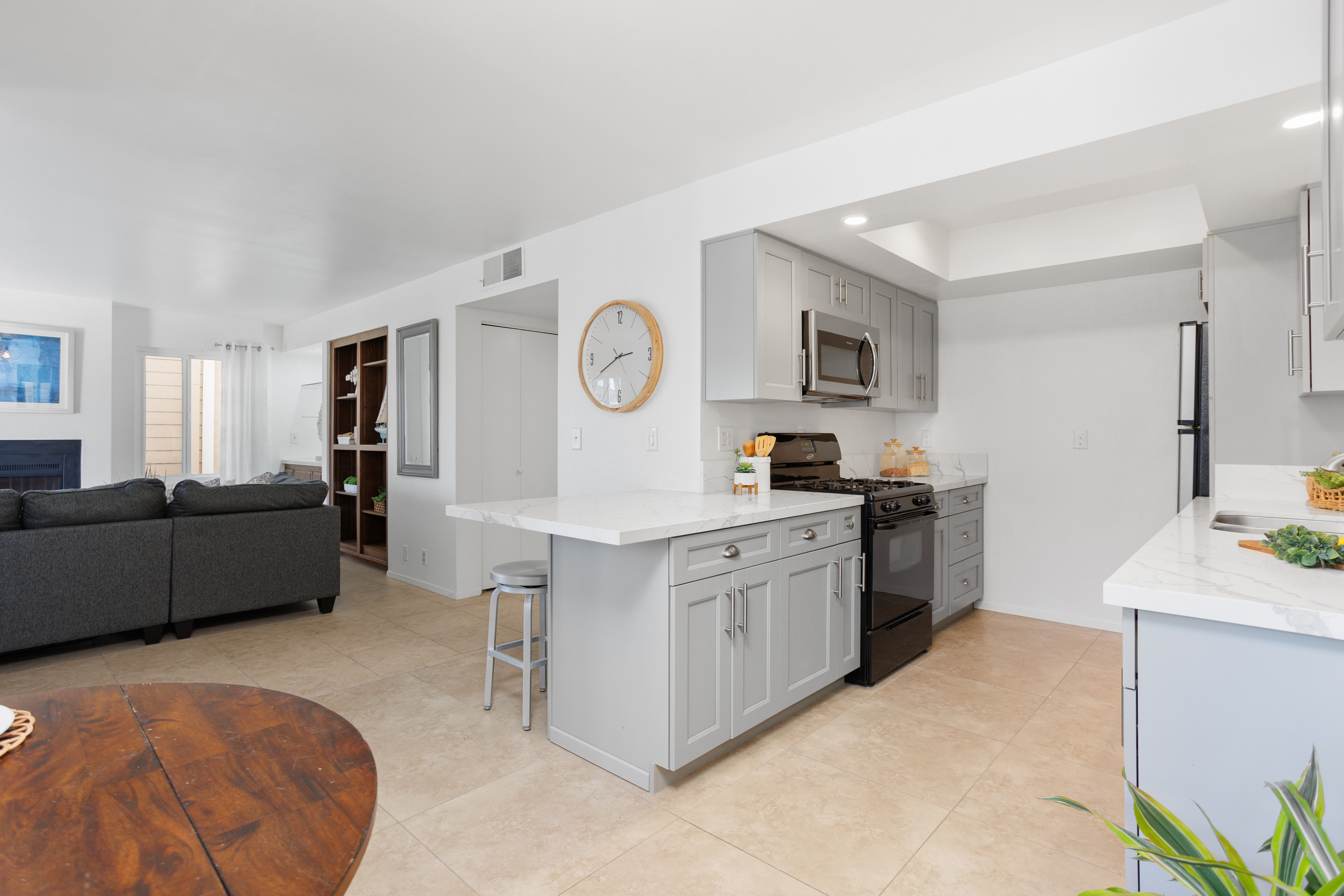  1112 South Pacific Street B, Oceanside, CA 92054 - 物件實景