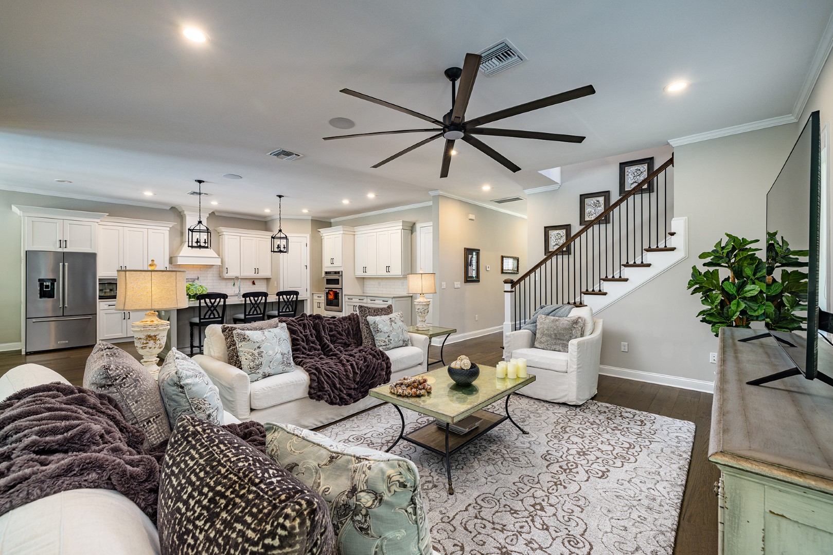 Tampa, Florida, 33629, United States, 4 Bedrooms Bedrooms, ,4 BathroomsBathrooms,Residential,For Sale,1981246