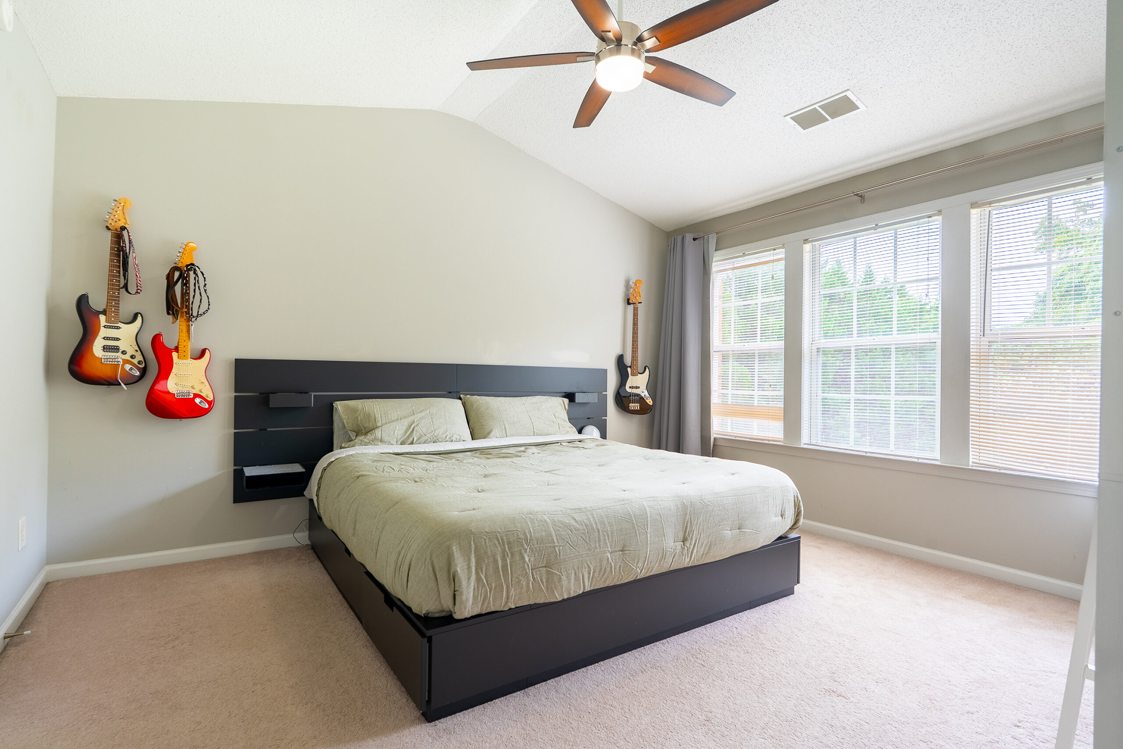  Beautifully Updated Townhome in Desirable Windward/Deerfield Area of Alpharetta - 物件實景