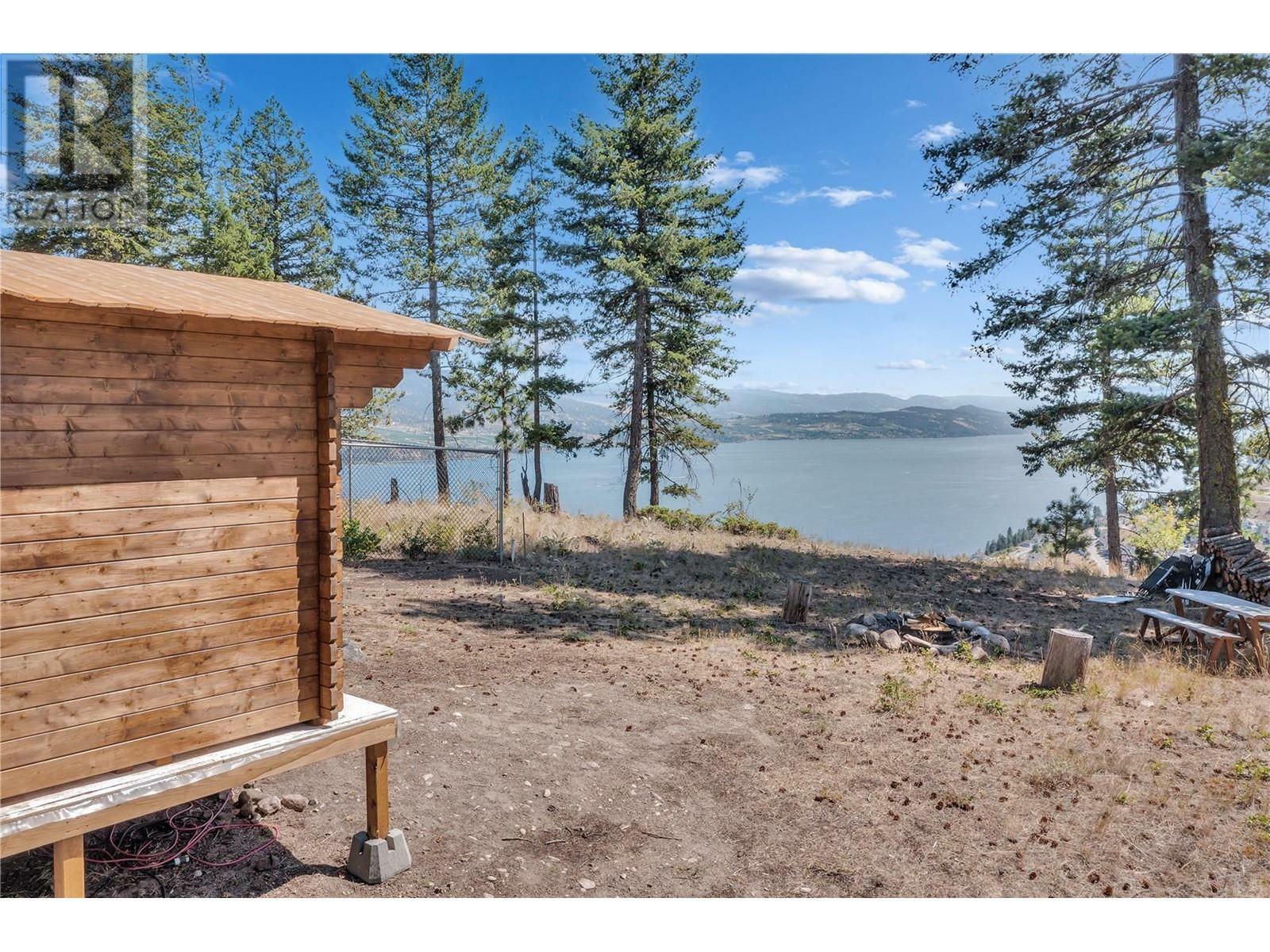 KELOWNA, British Columbia, V1Z 3W6, CA, 5 Bedrooms Bedrooms, ,3 BathroomsBathrooms,Residential,For Sale,1838987