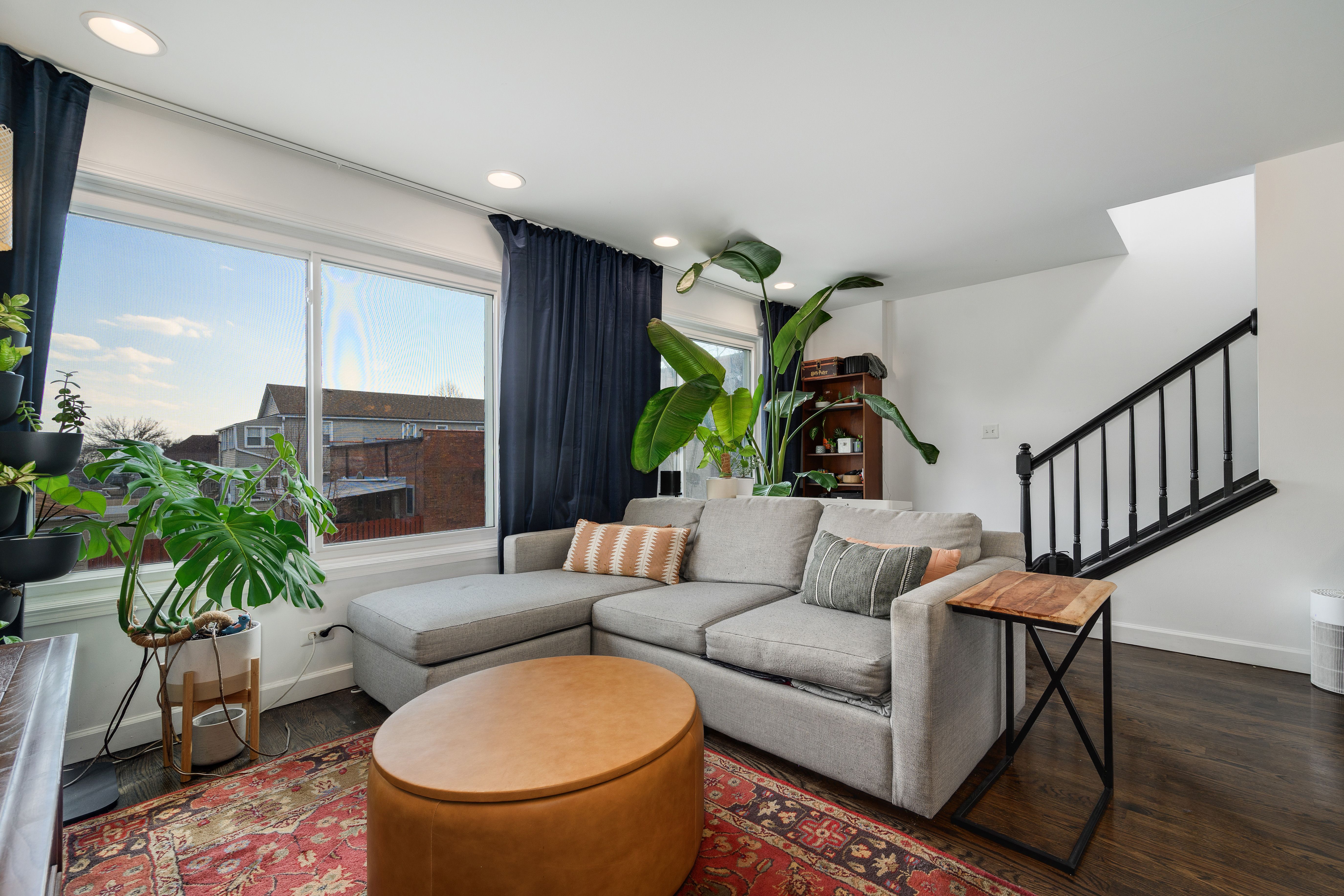  Incredible Opportunity in Canaryville Bridgeport - 物件實景