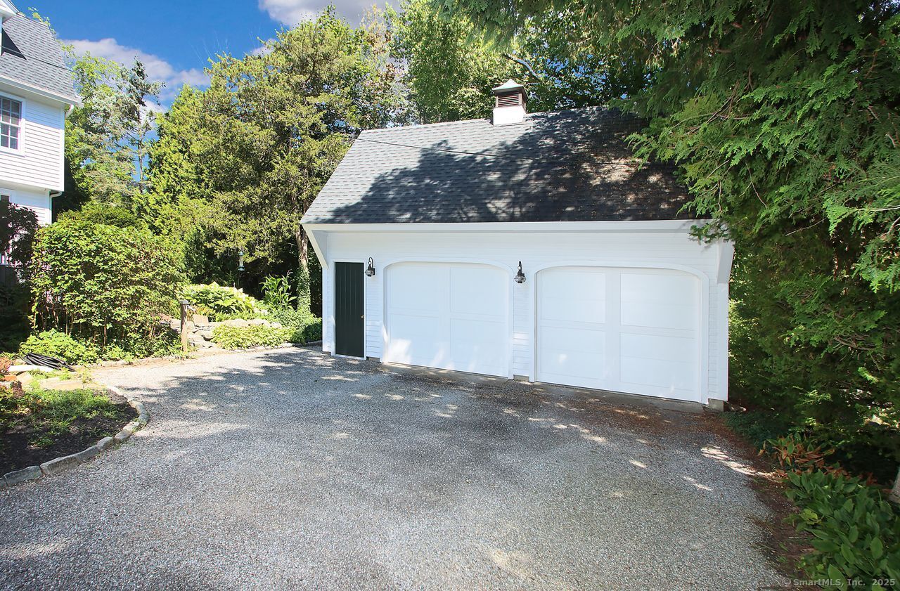 Madison, Connecticut, 06443, United States, 4 Bedrooms Bedrooms, ,3 BathroomsBathrooms,Residential,For Sale,1934211