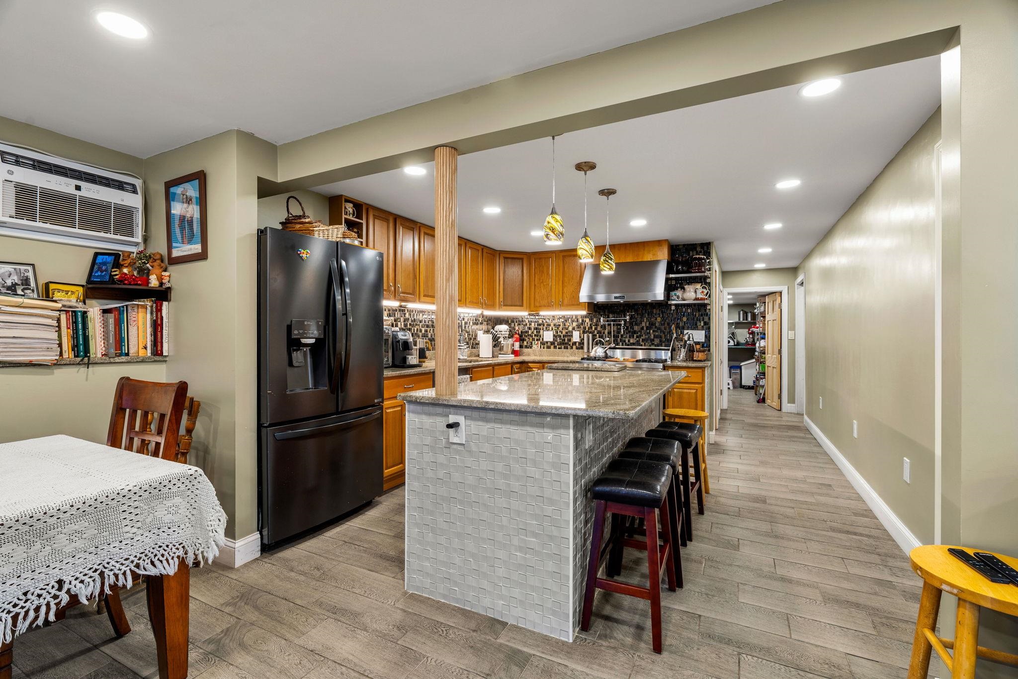 Londonderry, New Hampshire, 03053, United States, 3 Bedrooms Bedrooms, ,4 BathroomsBathrooms,Residential,For Sale,2002282