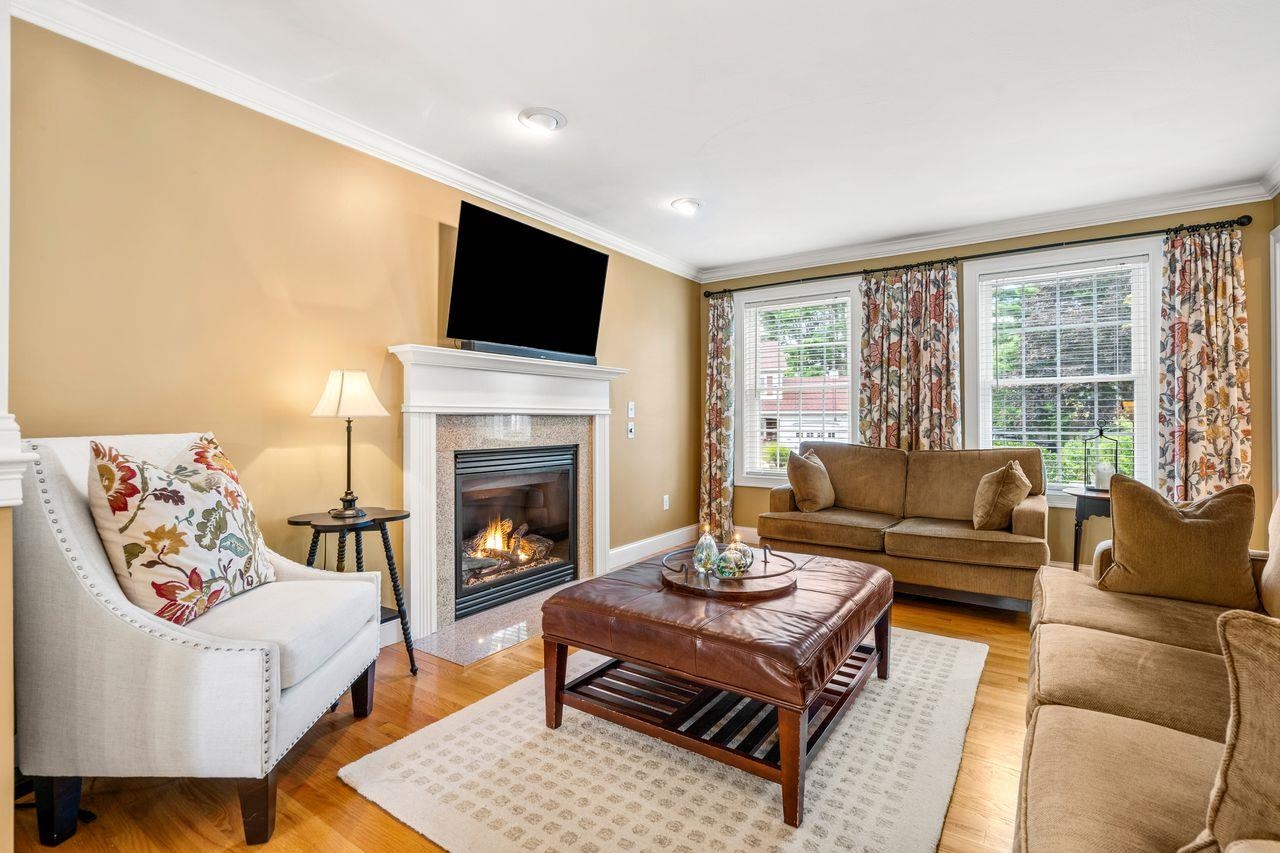 Manchester, New Hampshire, 03104, United States, 4 Bedrooms Bedrooms, ,3 BathroomsBathrooms,Residential,For Sale,1934324