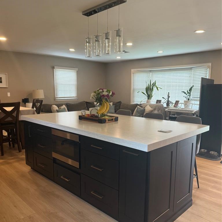 Ronkonkoma, New York, 11779, United States, 4 Bedrooms Bedrooms, ,2 BathroomsBathrooms,Residential,For Sale,1906484