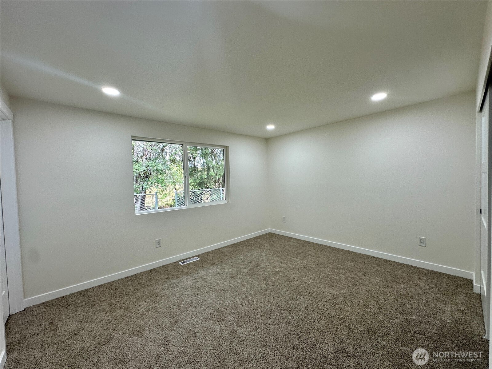 Olympia, Washington, 98516, United States, 4 Bedrooms Bedrooms, ,3 BathroomsBathrooms,Residential,For Sale,1905685