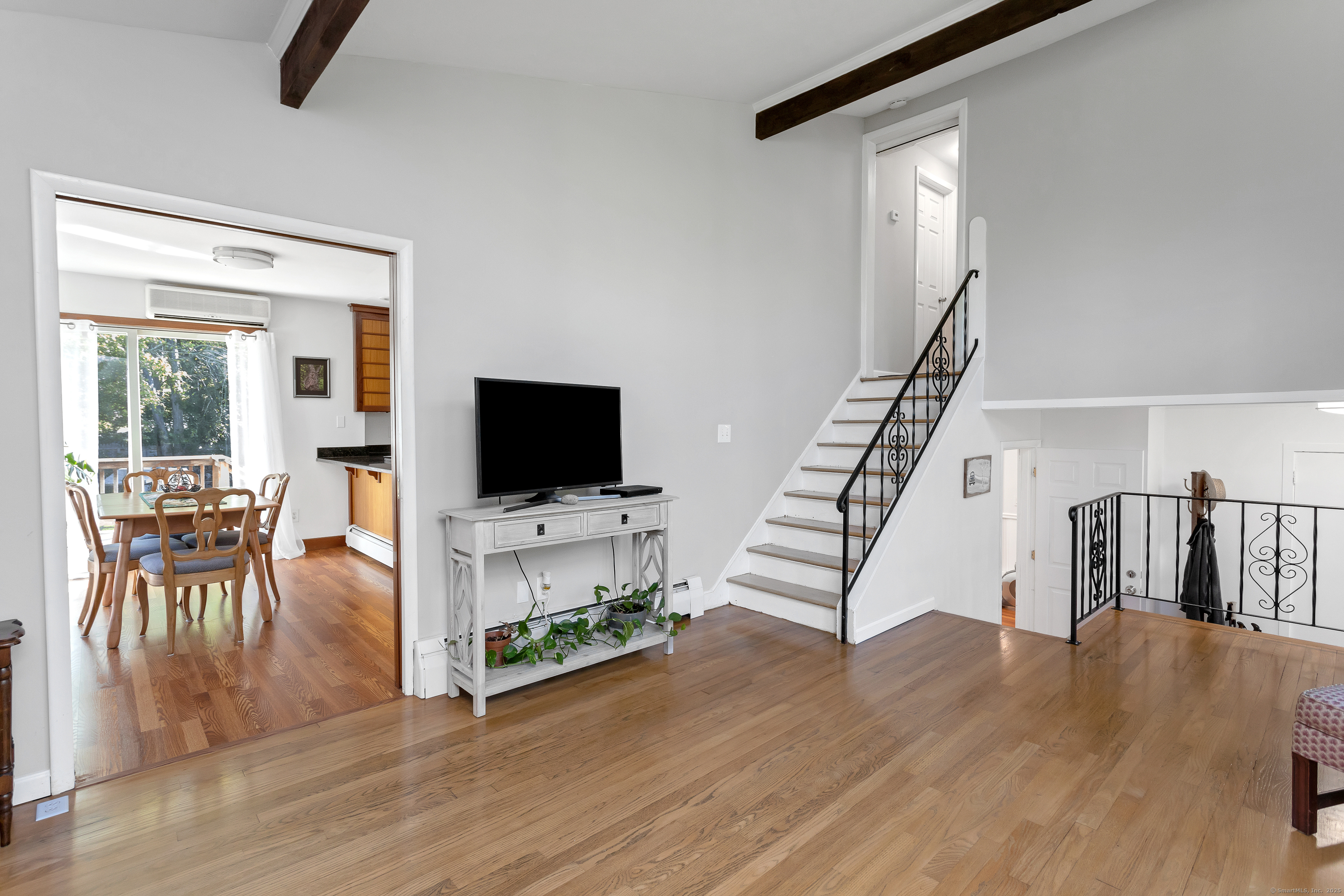 Brookfield, Connecticut, 06804, United States, 3 Bedrooms Bedrooms, ,2 BathroomsBathrooms,Residential,For Sale,1934306