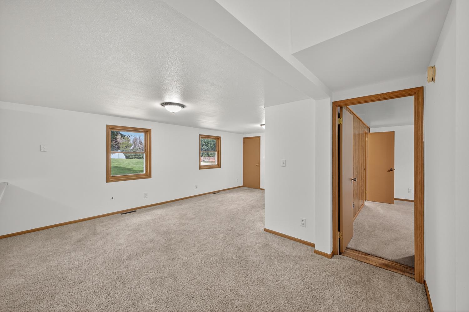 Udolpho Twp, Minnesota, 55917, United States, 5 Bedrooms Bedrooms, ,3 BathroomsBathrooms,Residential,For Sale,1940974