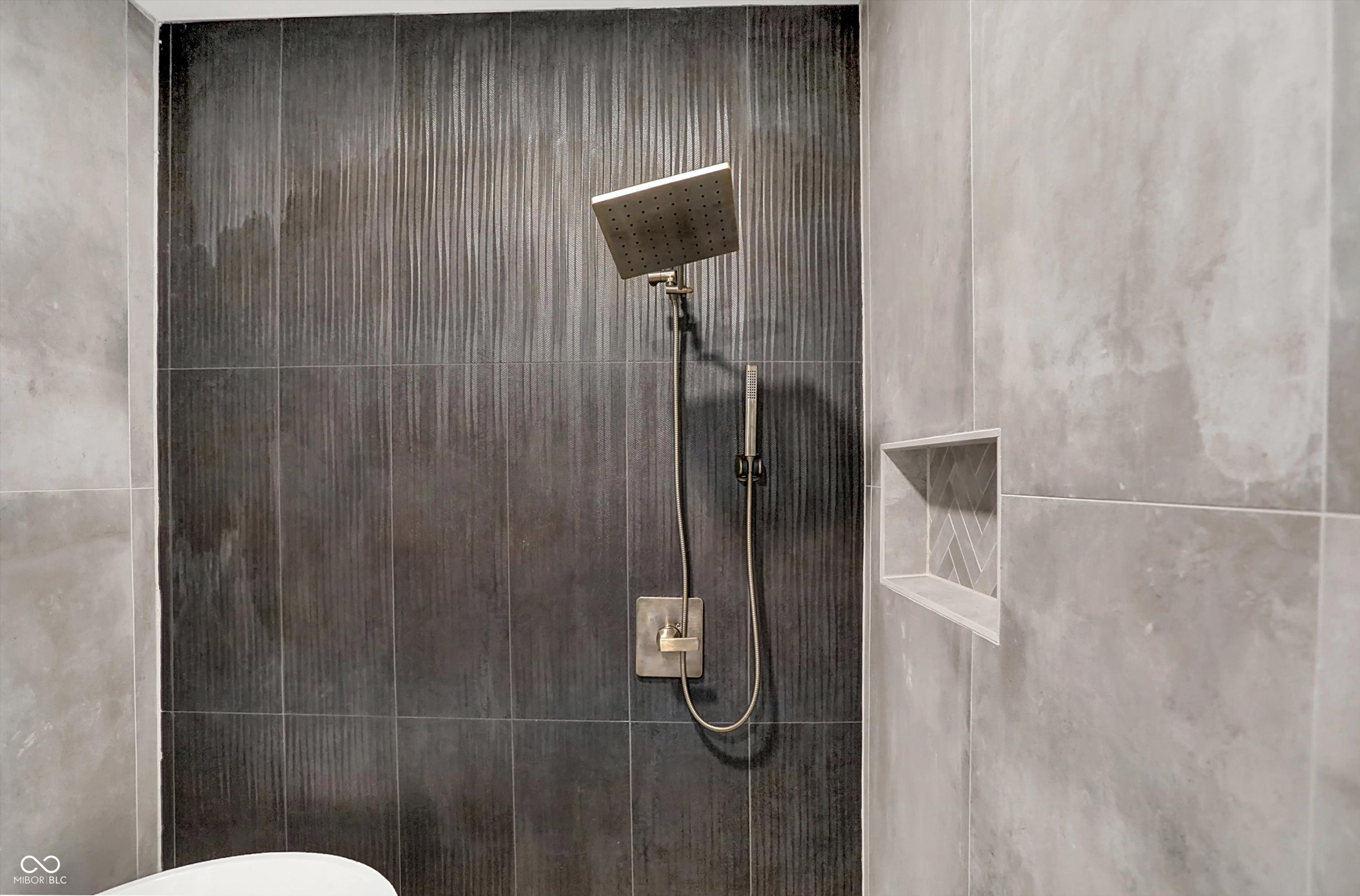 Indianapolis, Indiana, 46205, United States, 3 Bedrooms Bedrooms, ,3 BathroomsBathrooms,Residential,For Sale,1982816