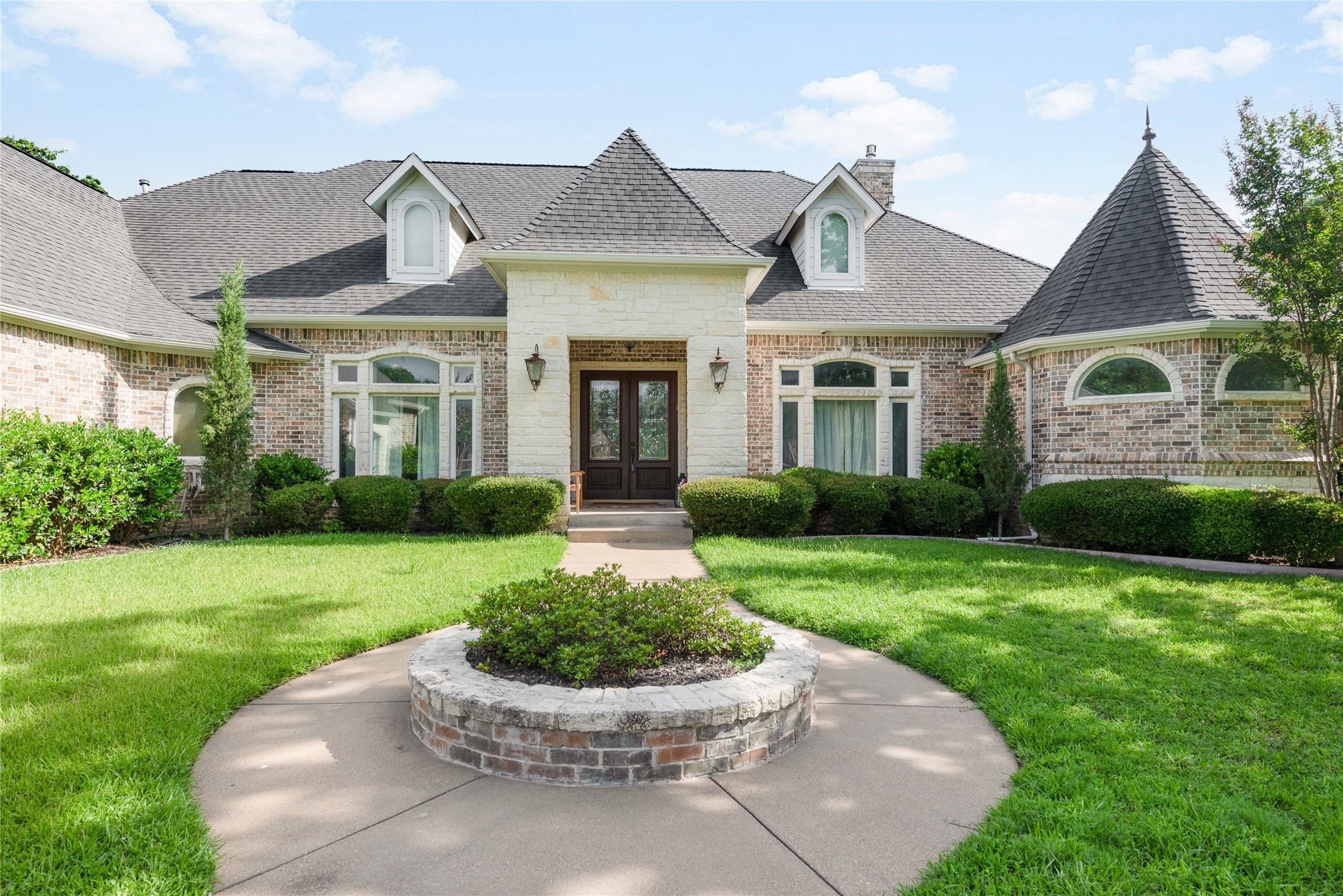 Fort Worth, Texas, 76140, United States, 4 Bedrooms Bedrooms, ,4 BathroomsBathrooms,Residential,For Sale,1857757