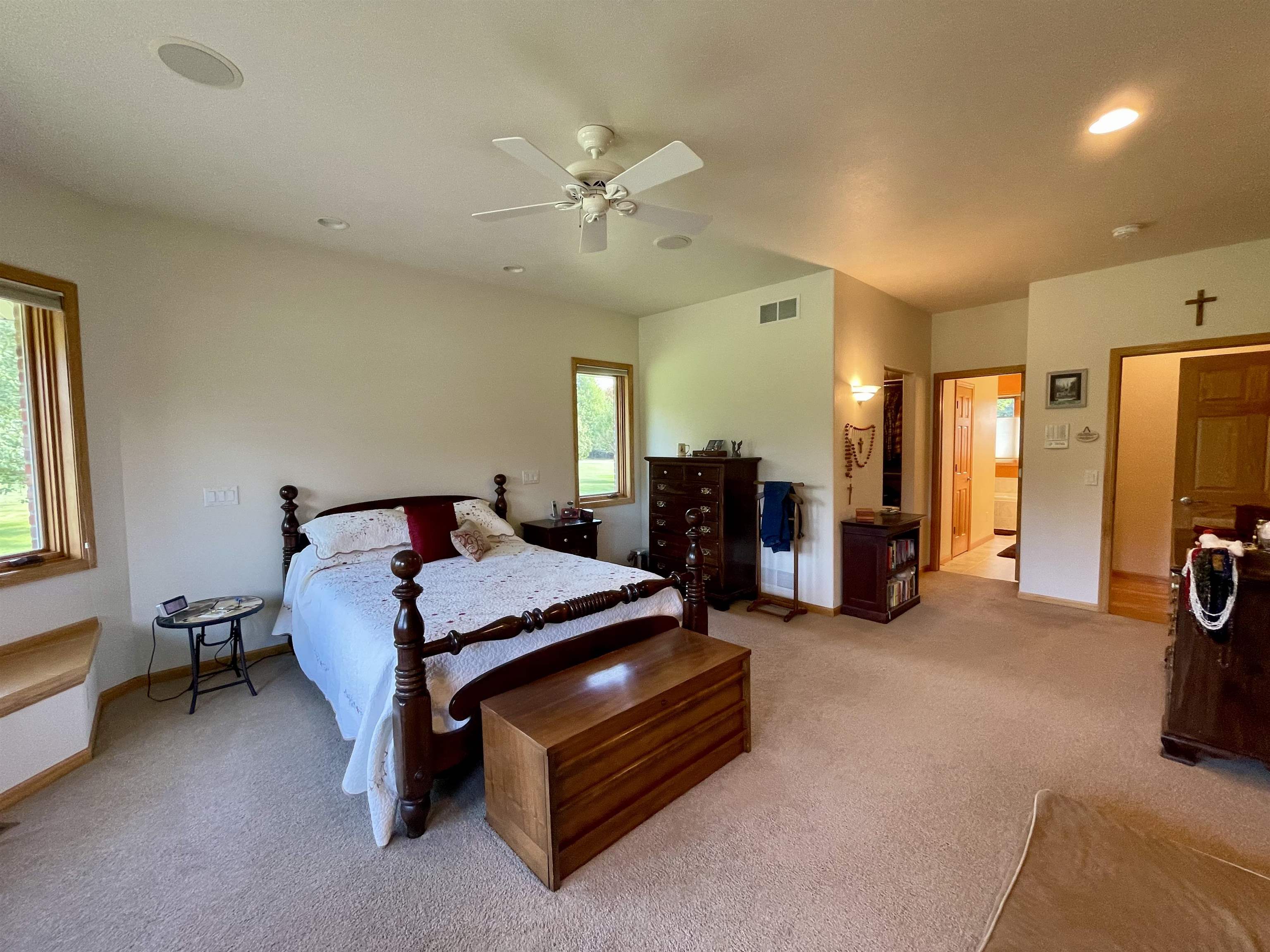 Janesville, Wisconsin, 53545, United States, 5 Bedrooms Bedrooms, ,4 BathroomsBathrooms,Residential,For Sale,1921861