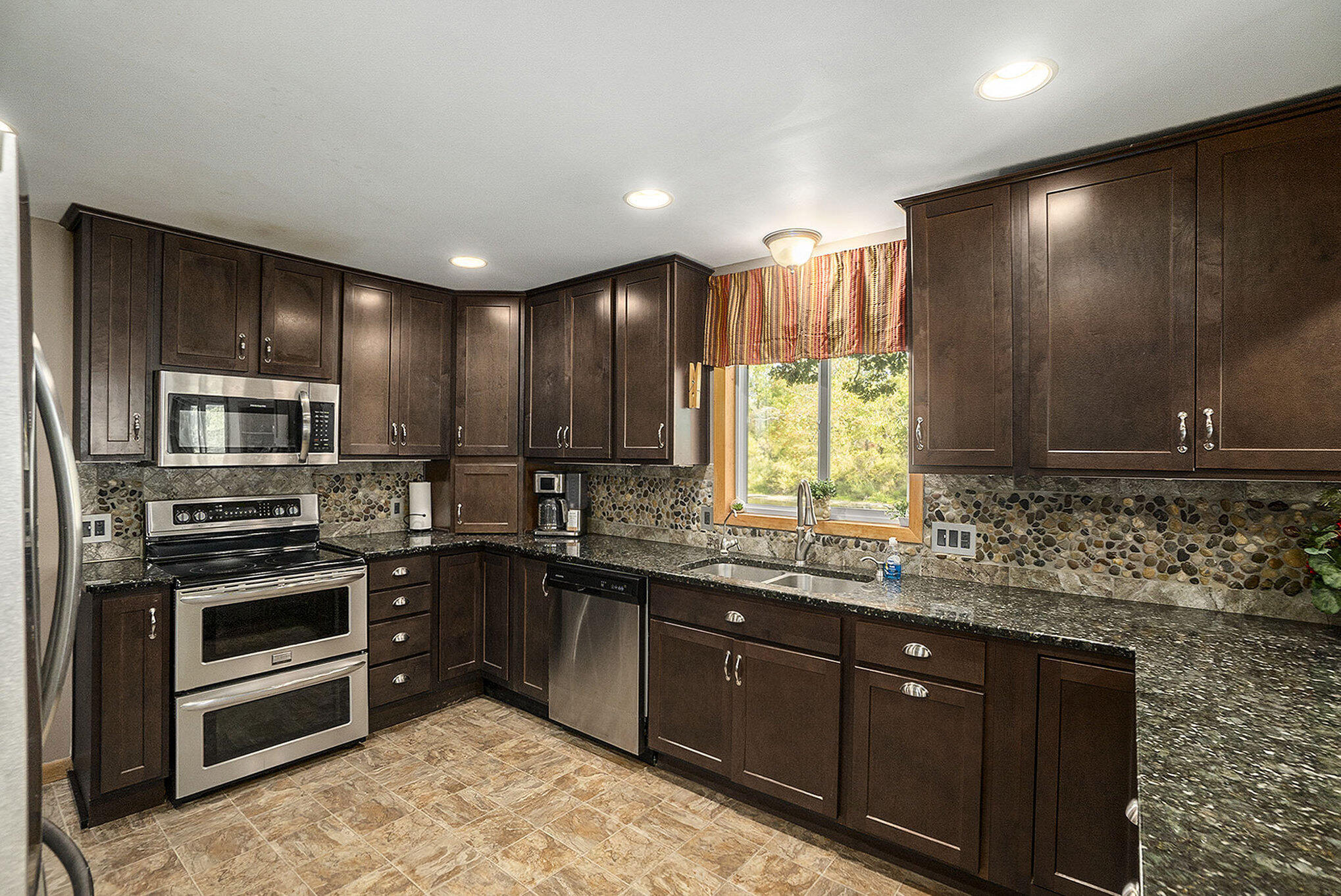 Newaygo, Michigan, 49337, United States, 5 Bedrooms Bedrooms, ,2 BathroomsBathrooms,Residential,For Sale,1982791