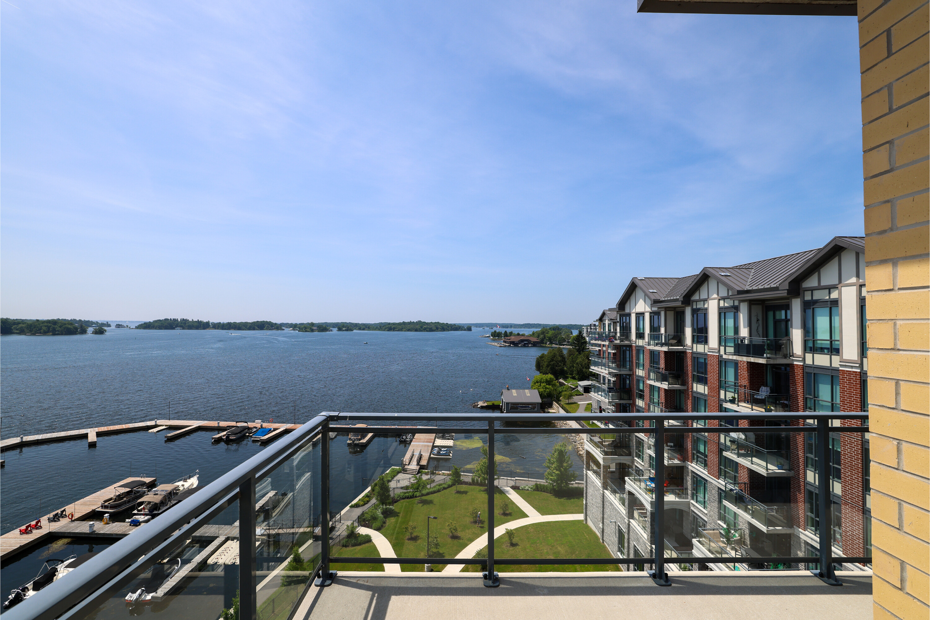  1000 Islands Front-Row Seat - 物件實景