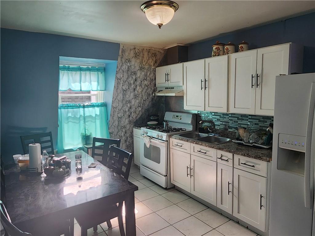 Providence, Rhode Island, 02907, United States, 9 Bedrooms Bedrooms, ,5 BathroomsBathrooms,Residential,For Sale,1930553