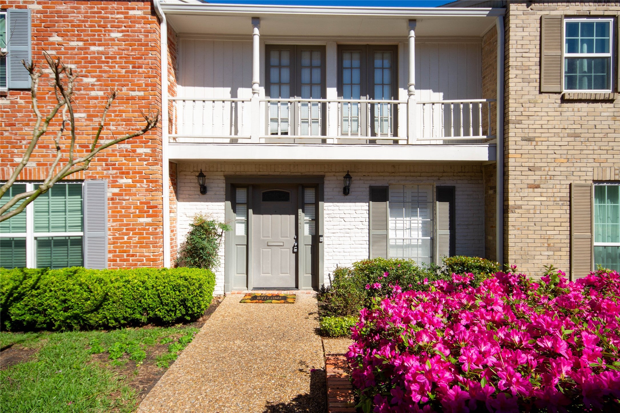 Huntingwick Dr, Houston, TX 77024