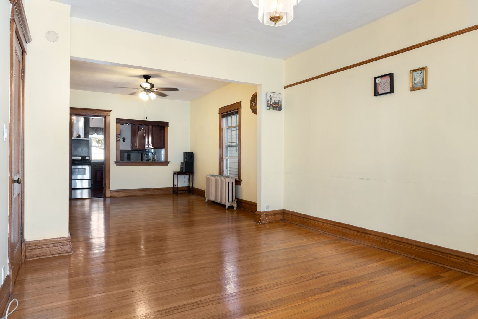 Oak Park, Illinois, 60304, United States, 4 Bedrooms Bedrooms, ,3 BathroomsBathrooms,Residential,For Sale,1966946