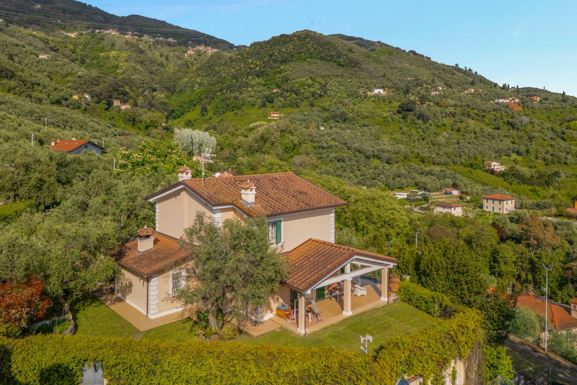 Pietrasanta, Lucca, 55045, IT, 3 Bedrooms Bedrooms, ,3 BathroomsBathrooms,Residential,For Sale,1903530