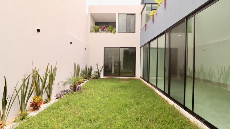 Colegio Militar, Morelia, Michoacán de Ocampo, 58260, Mexico, 3 Bedrooms Bedrooms, ,3 BathroomsBathrooms,Residential,For Sale,Colegio Militar,1616740