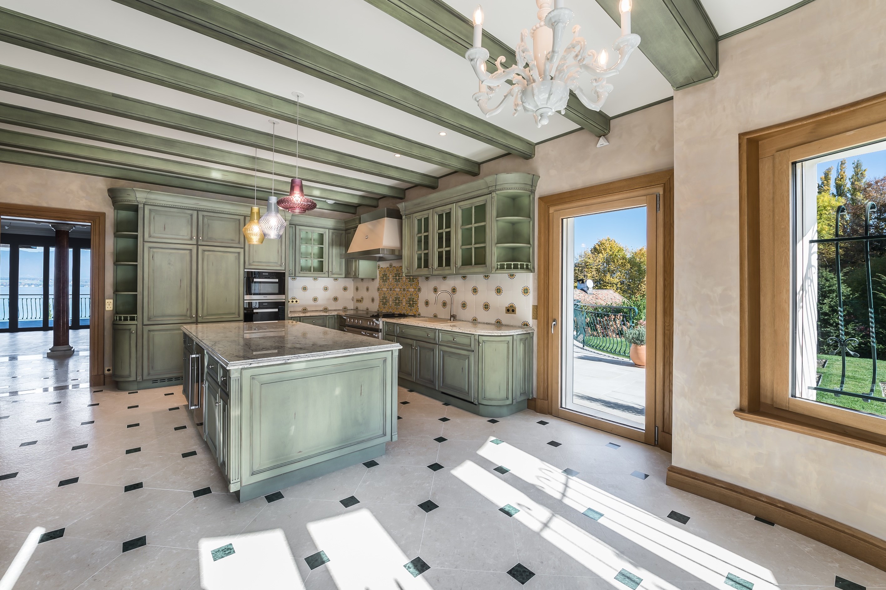  BEAUTIFUL WATERFRONT PROPERTY - 物件實景