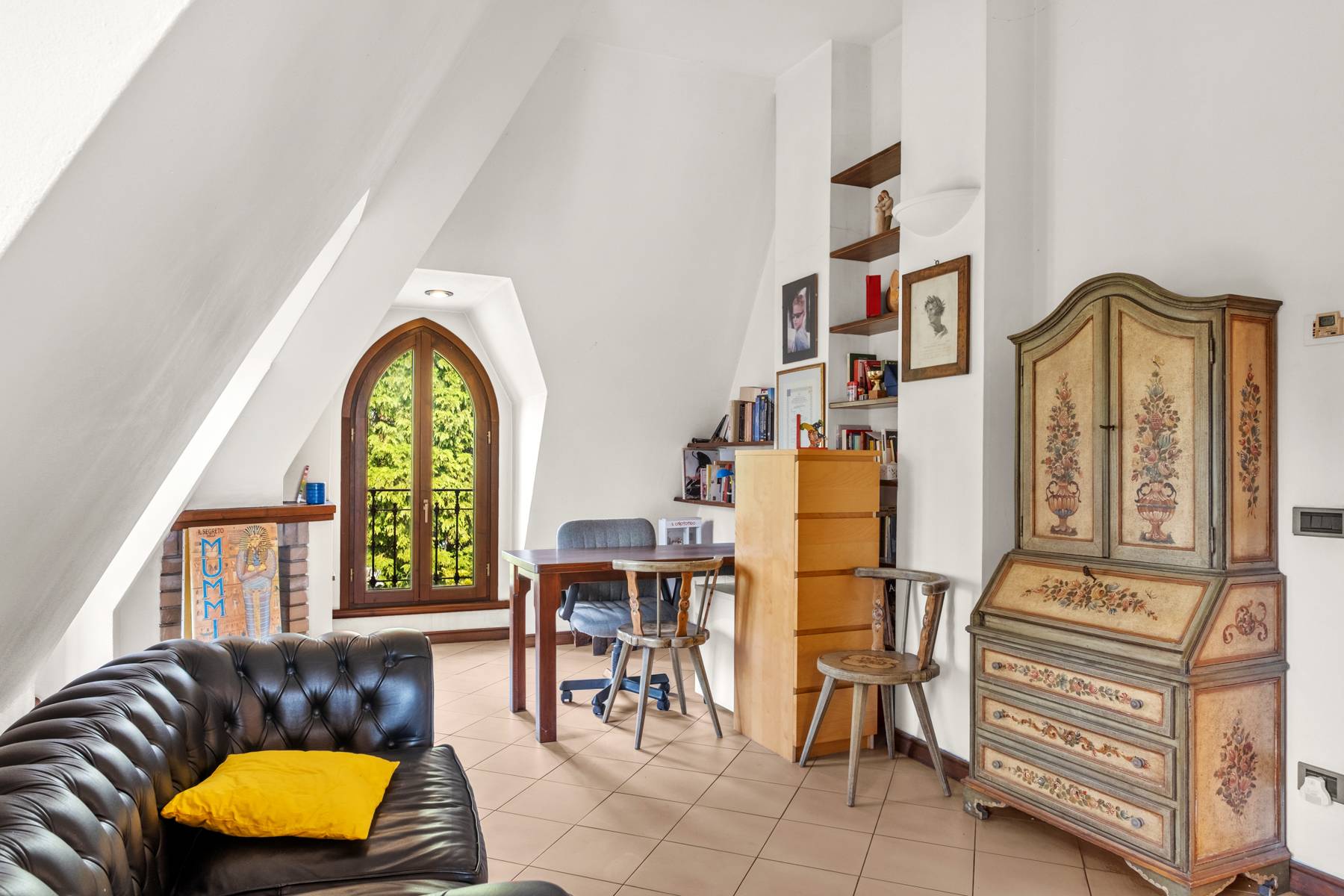 Luino, Varese, 21016, IT, 9 Bedrooms Bedrooms, ,10 BathroomsBathrooms,Residential,For Sale,1804075