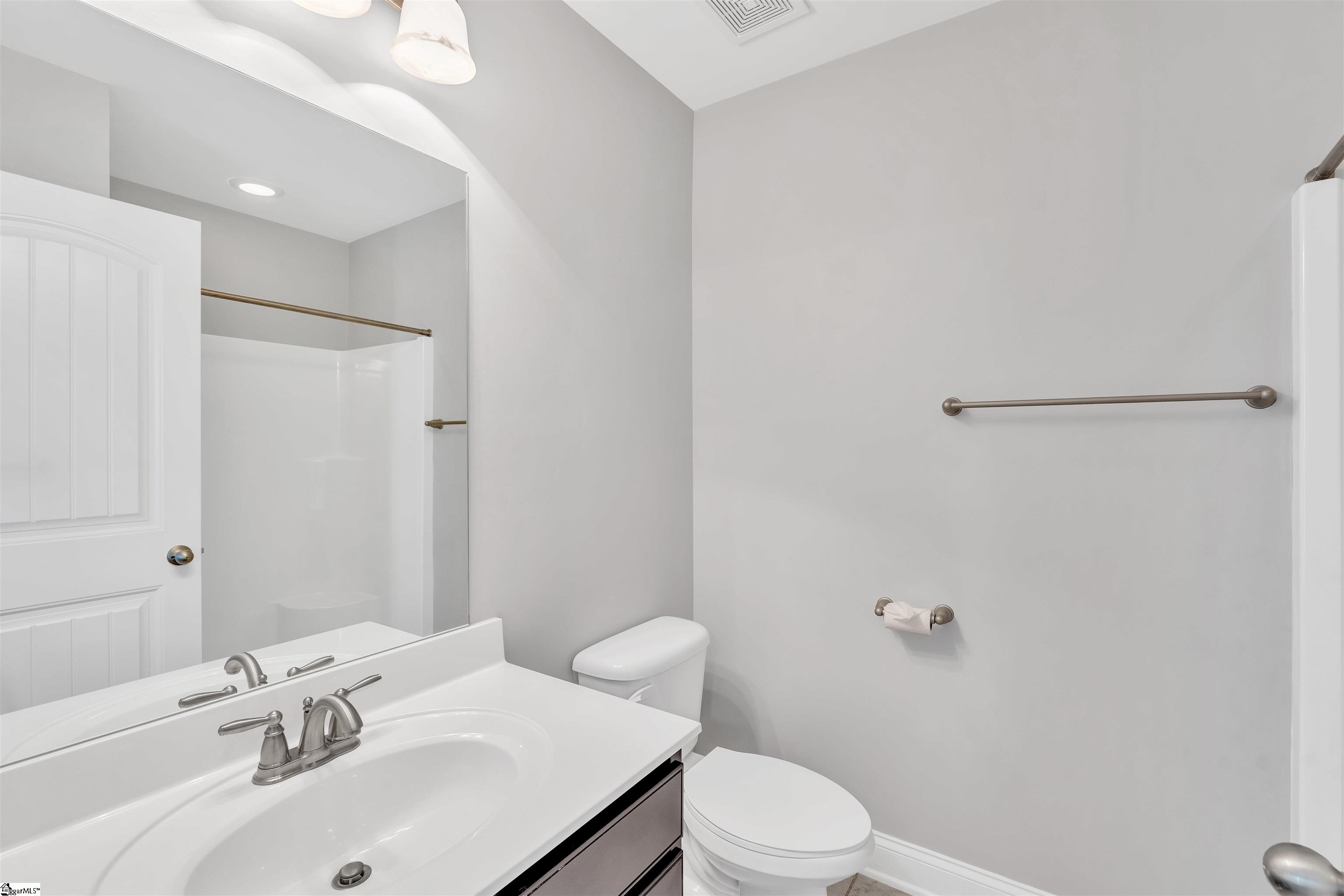 Greenville, South Carolina, 29615, United States, 5 Bedrooms Bedrooms, ,4 BathroomsBathrooms,Residential,For Sale,1827881