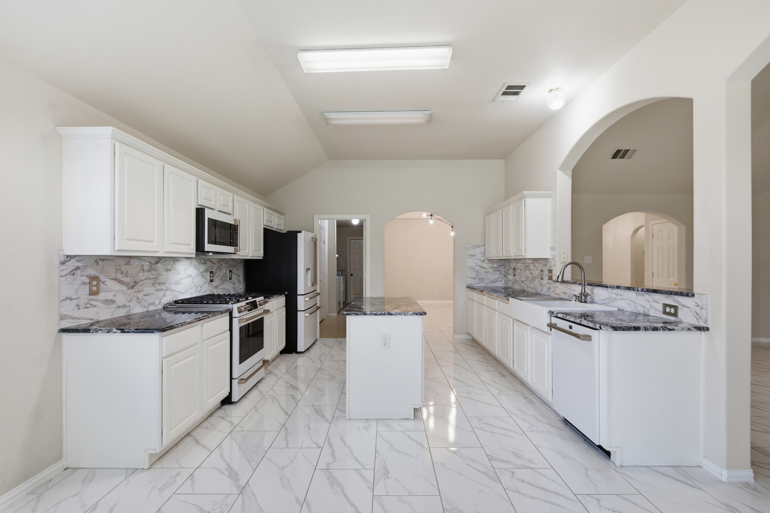  A Beautifully Enhanced McKinney Home Offering Modern Comfort and Privacy - 物件實景