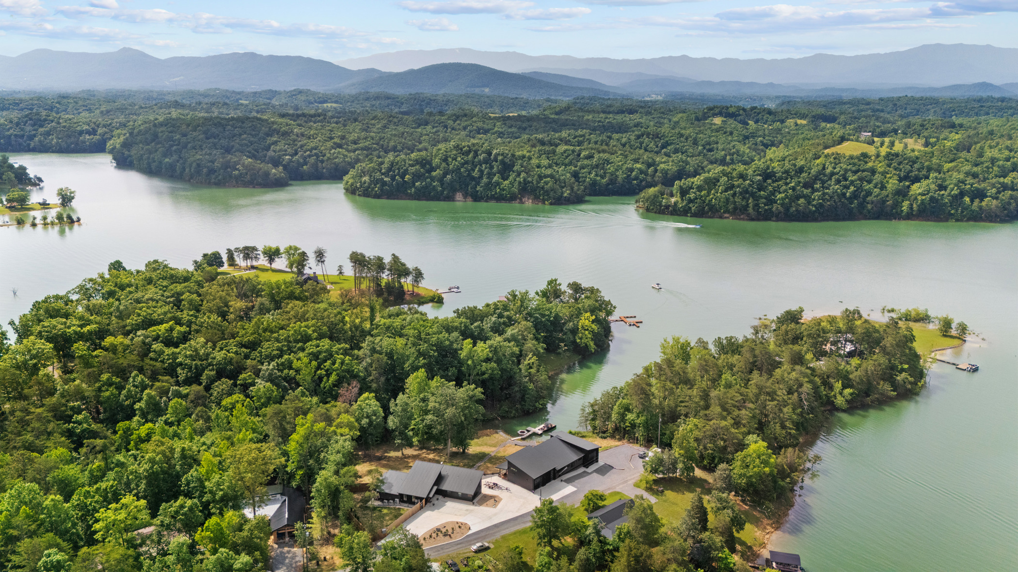 Sevierville, Tennessee, 37876, United States, 2 Bedrooms Bedrooms, ,3 BathroomsBathrooms,Residential,For Sale,1922074