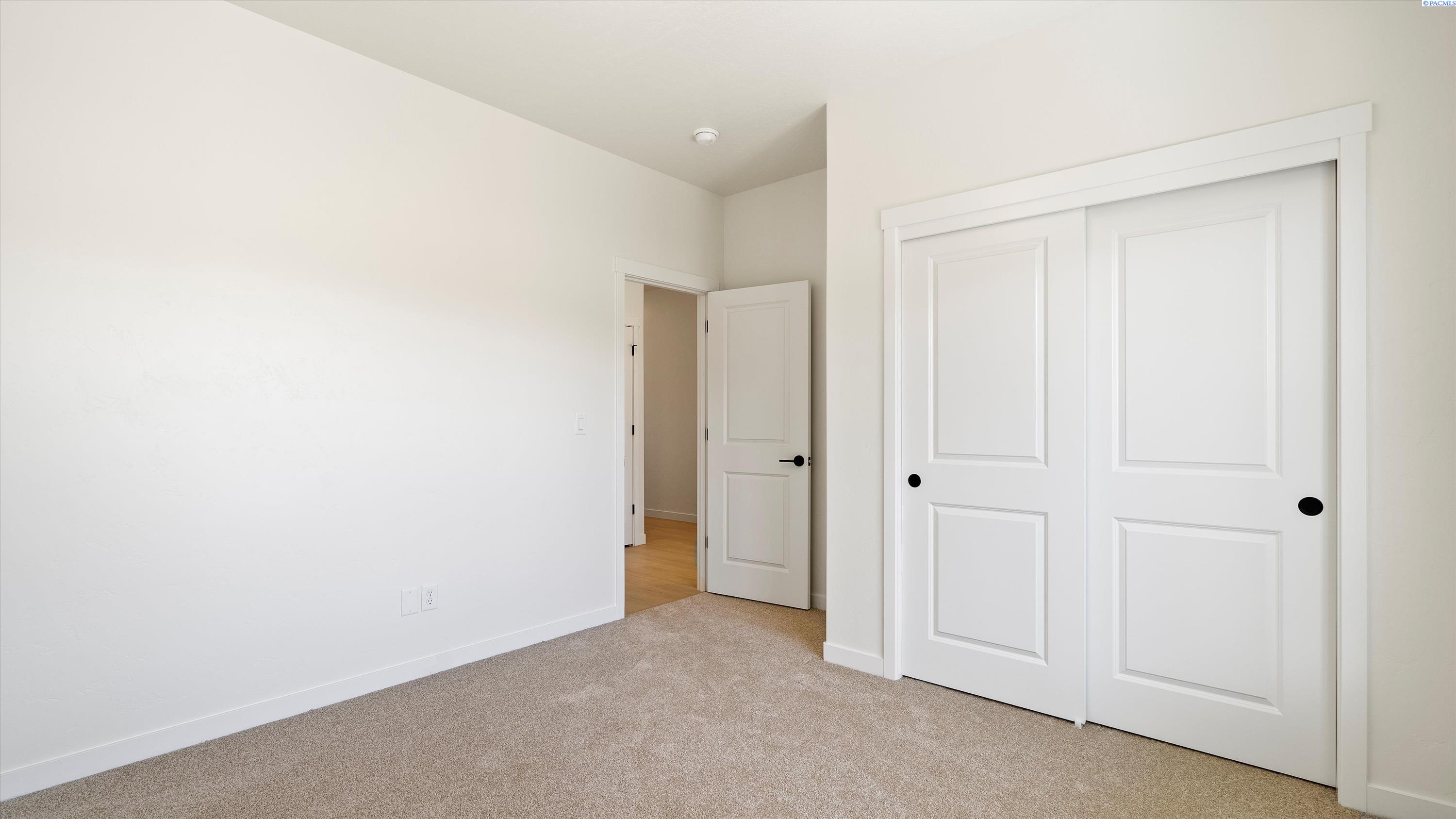 Richland, Washington, 99352, United States, 3 Bedrooms Bedrooms, ,2 BathroomsBathrooms,Residential,For Sale,1883404