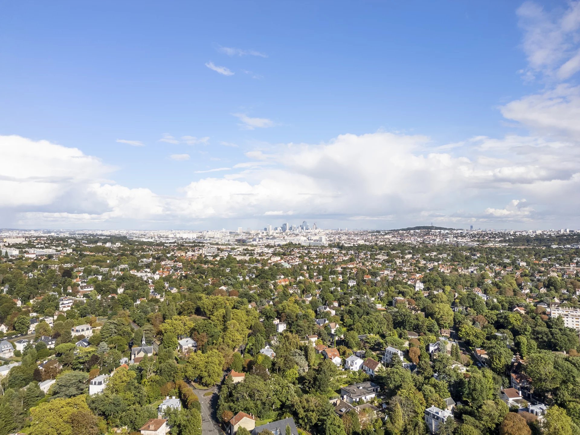 Le Vésinet, Île-de-France, 78110, FR, 6 Bedrooms Bedrooms, ,5 BathroomsBathrooms,Residential,For Sale,1994768