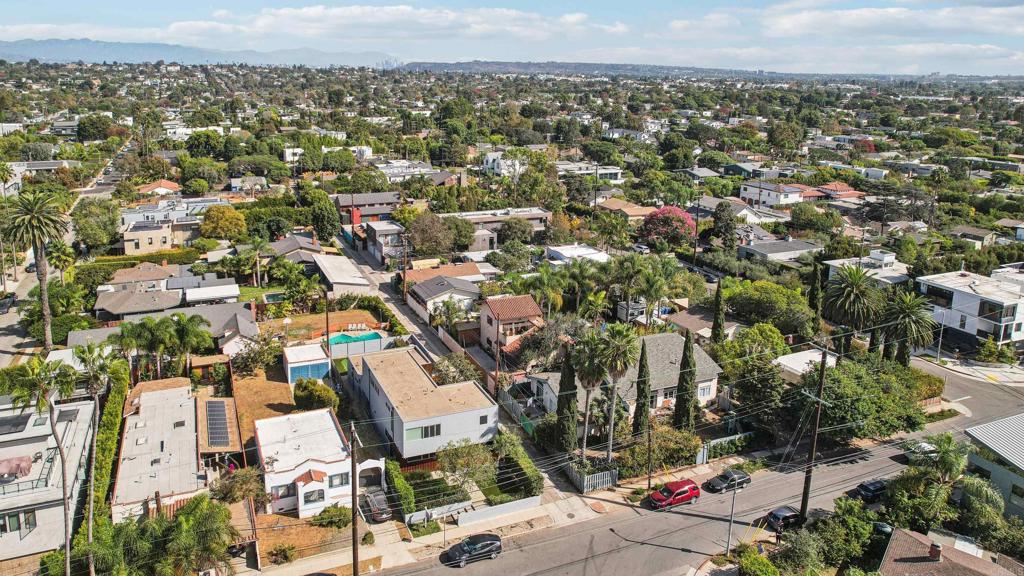 Venice, California, 90291, United States, 4 Bedrooms Bedrooms, ,4 BathroomsBathrooms,Residential,For Sale,1843493