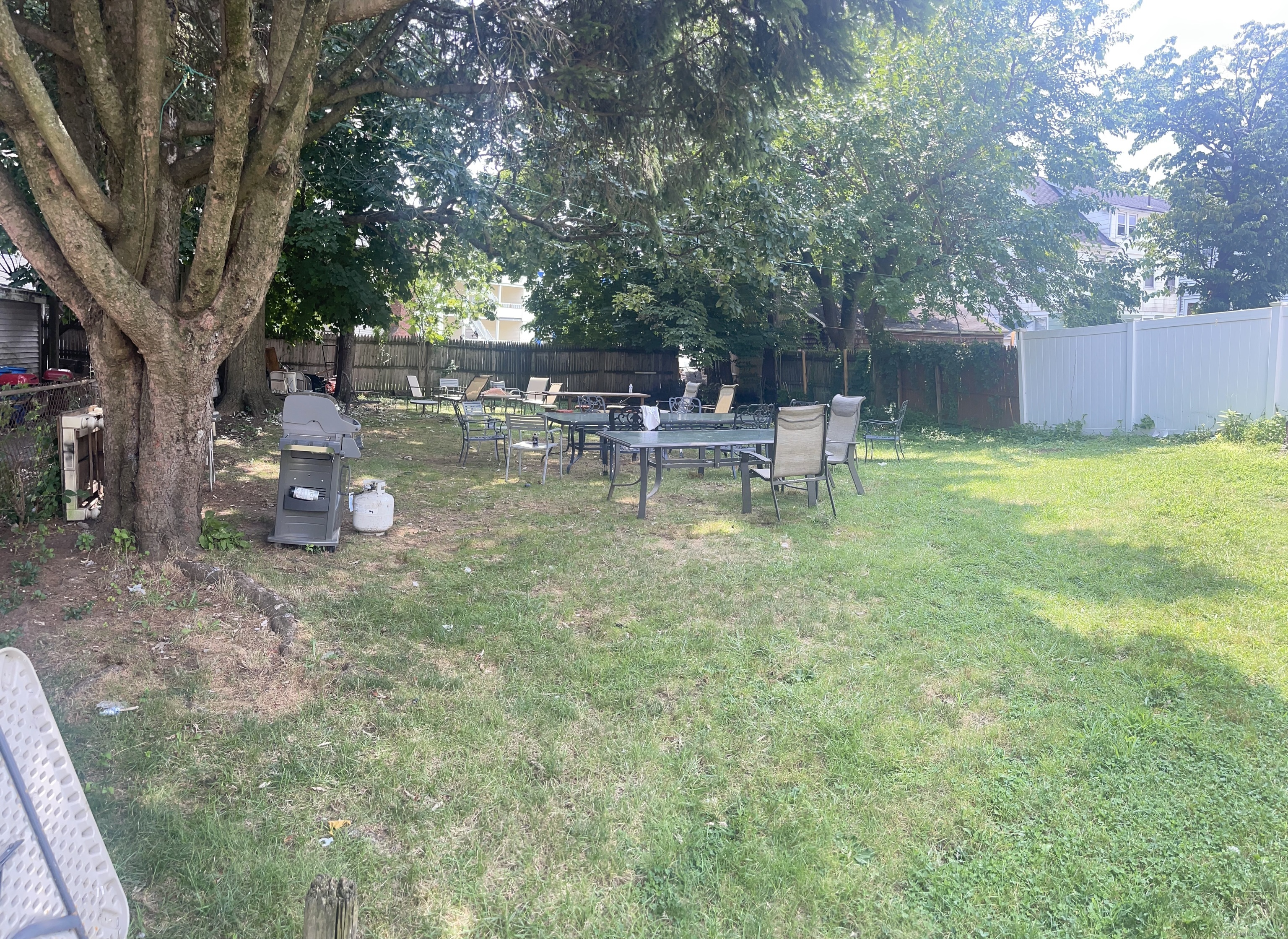 Stamford, Connecticut, 06902, United States, 6 Bedrooms Bedrooms, ,3 BathroomsBathrooms,Residential,For Sale,1982578