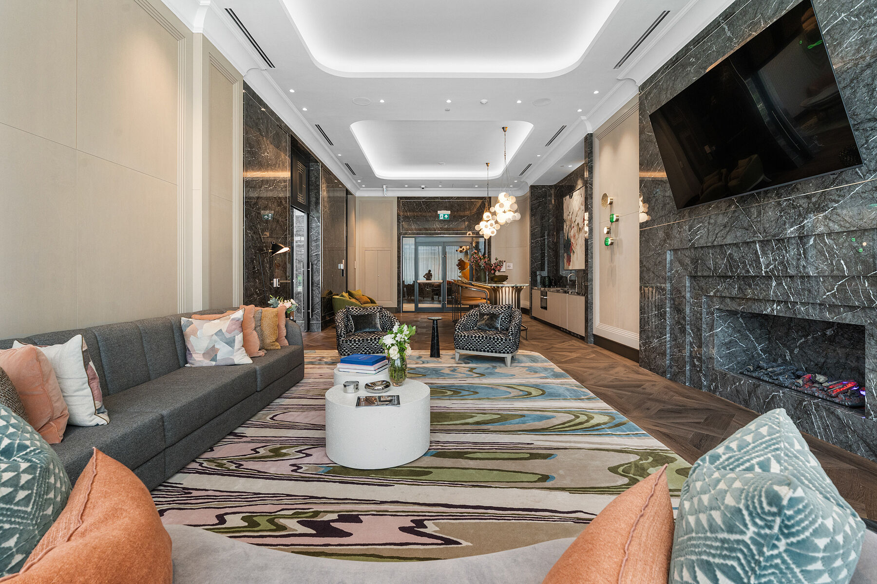  Refined Edenbridge Living - 物件實景
