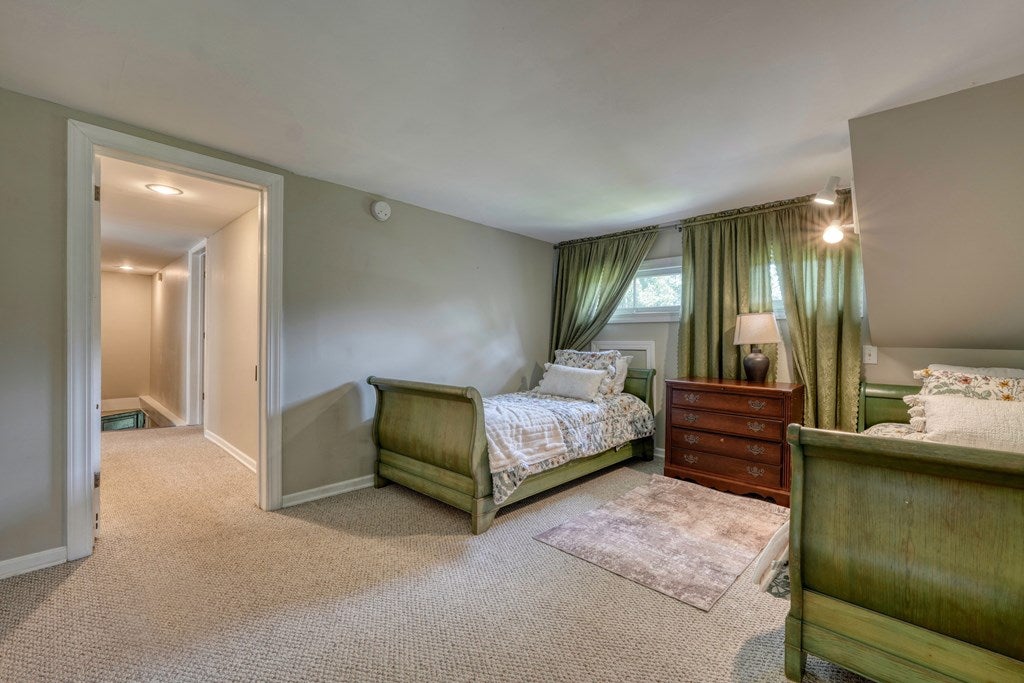 Andrews, North Carolina, 28901, United States, 5 Bedrooms Bedrooms, ,4 BathroomsBathrooms,Residential,For Sale,1912195