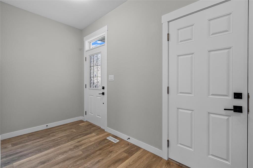 WINNIPEG, Manitoba, R2V 5C8, CA, 3 Bedrooms Bedrooms, ,2 BathroomsBathrooms,Residential,For Sale,1947801