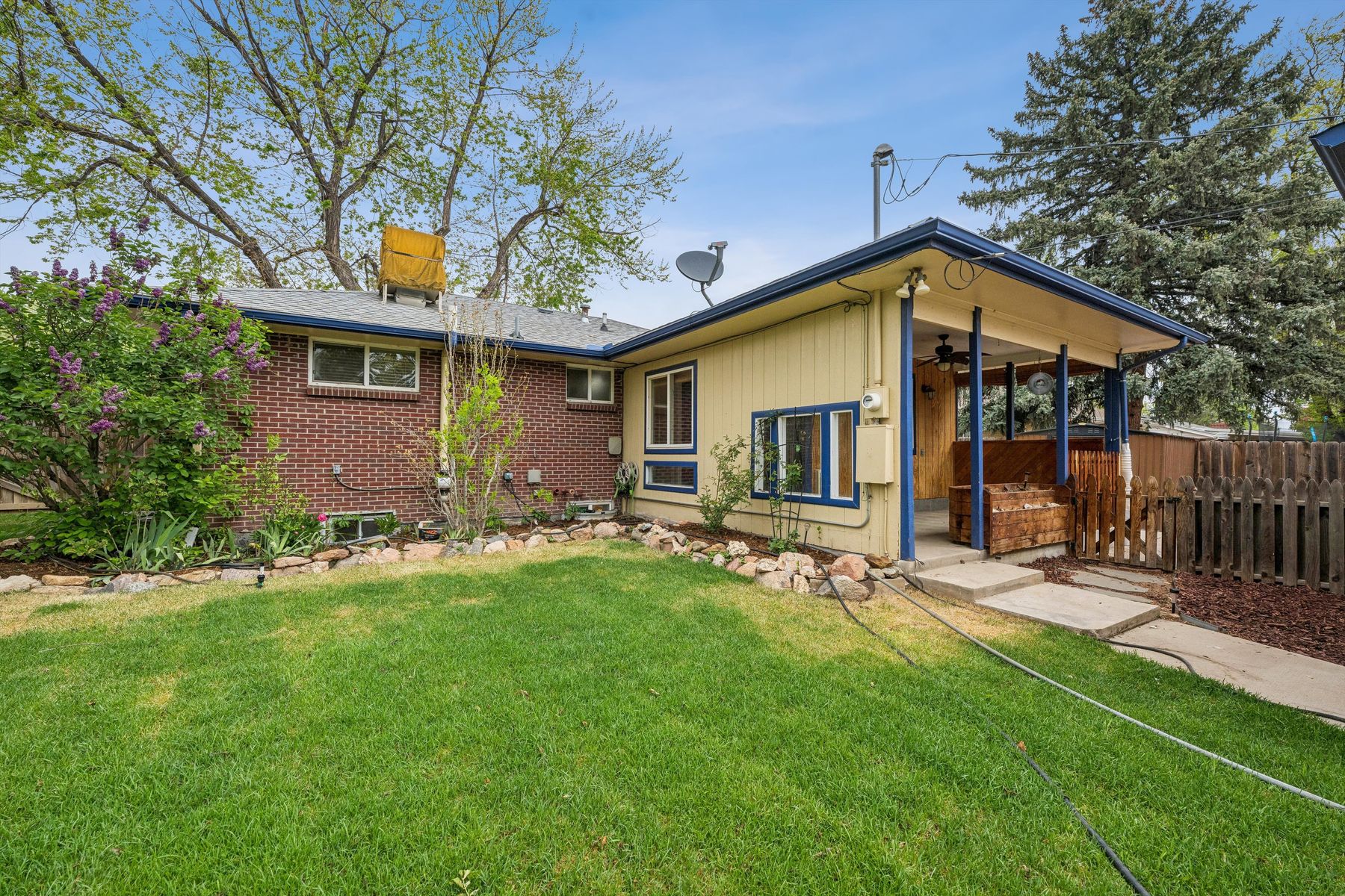  Updated 4-Becroom Brick Ranch in Arvada With Finished Basement - 物件實景