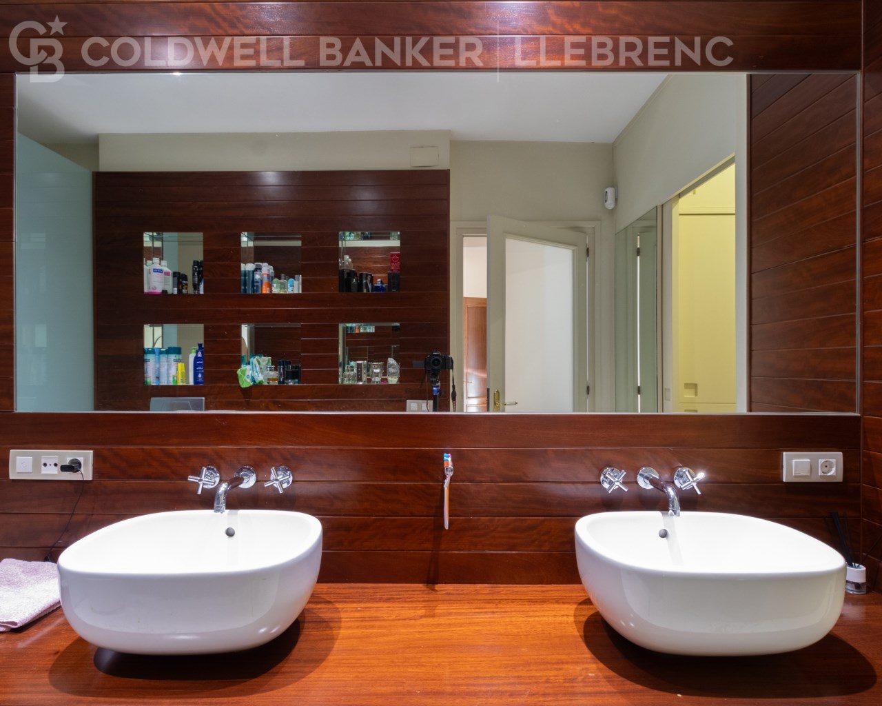 Barcelona, Catalonia, ES, 3 Bedrooms Bedrooms, ,3 BathroomsBathrooms,Residential,For Sale,1448508