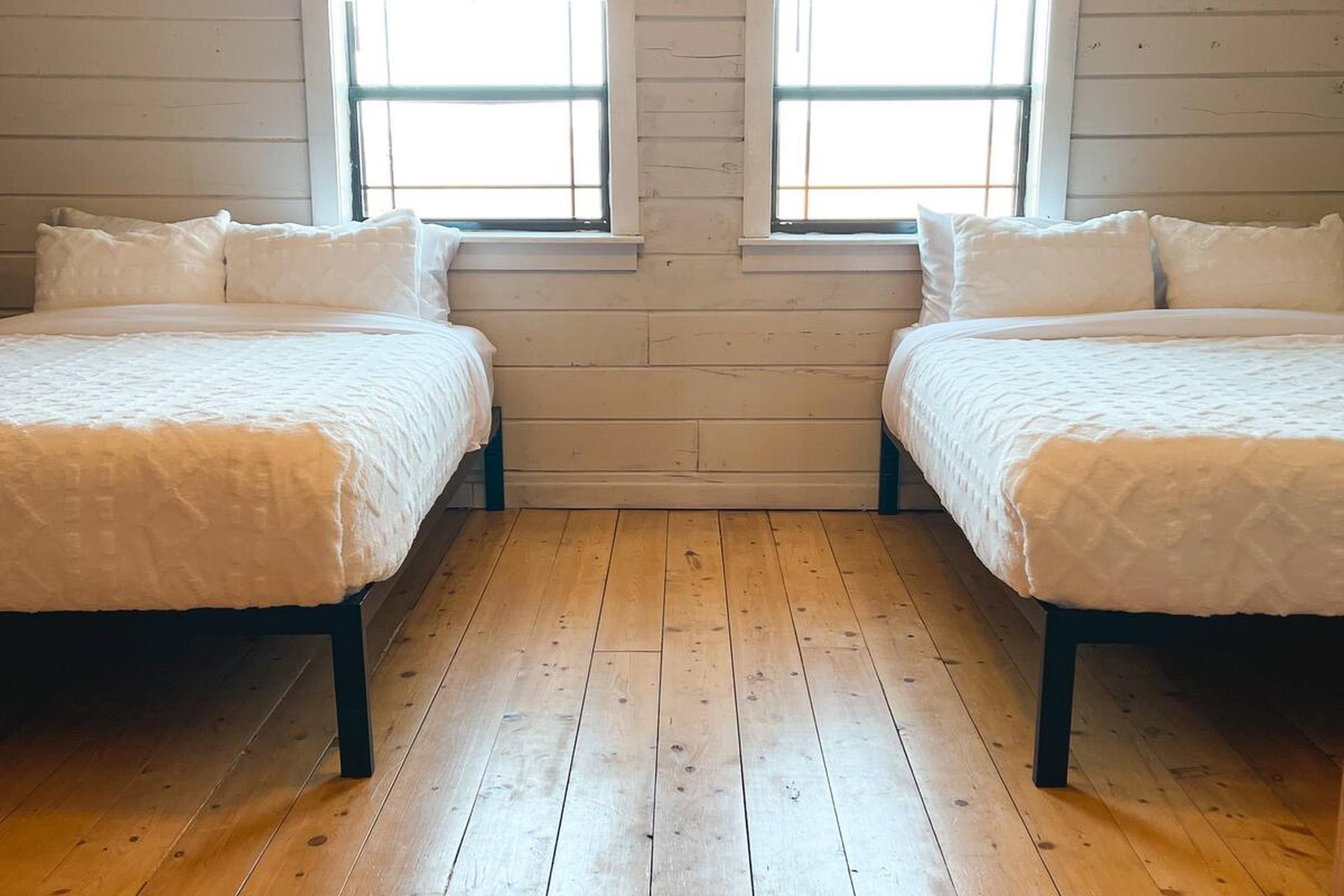 Mountain View, Arkansas, 72560, United States, 4 Bedrooms Bedrooms, ,2 BathroomsBathrooms,Residential,For Sale,1988851