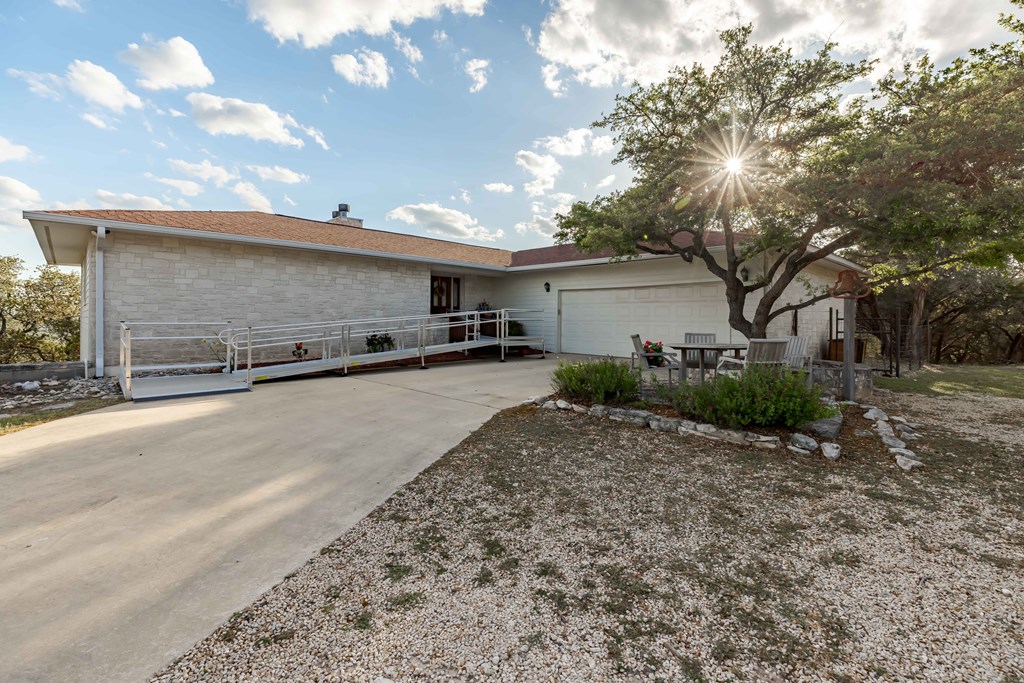 Kerrville, Texas, 78028, United States, 4 Bedrooms Bedrooms, ,4 BathroomsBathrooms,Residential,For Sale,1921517