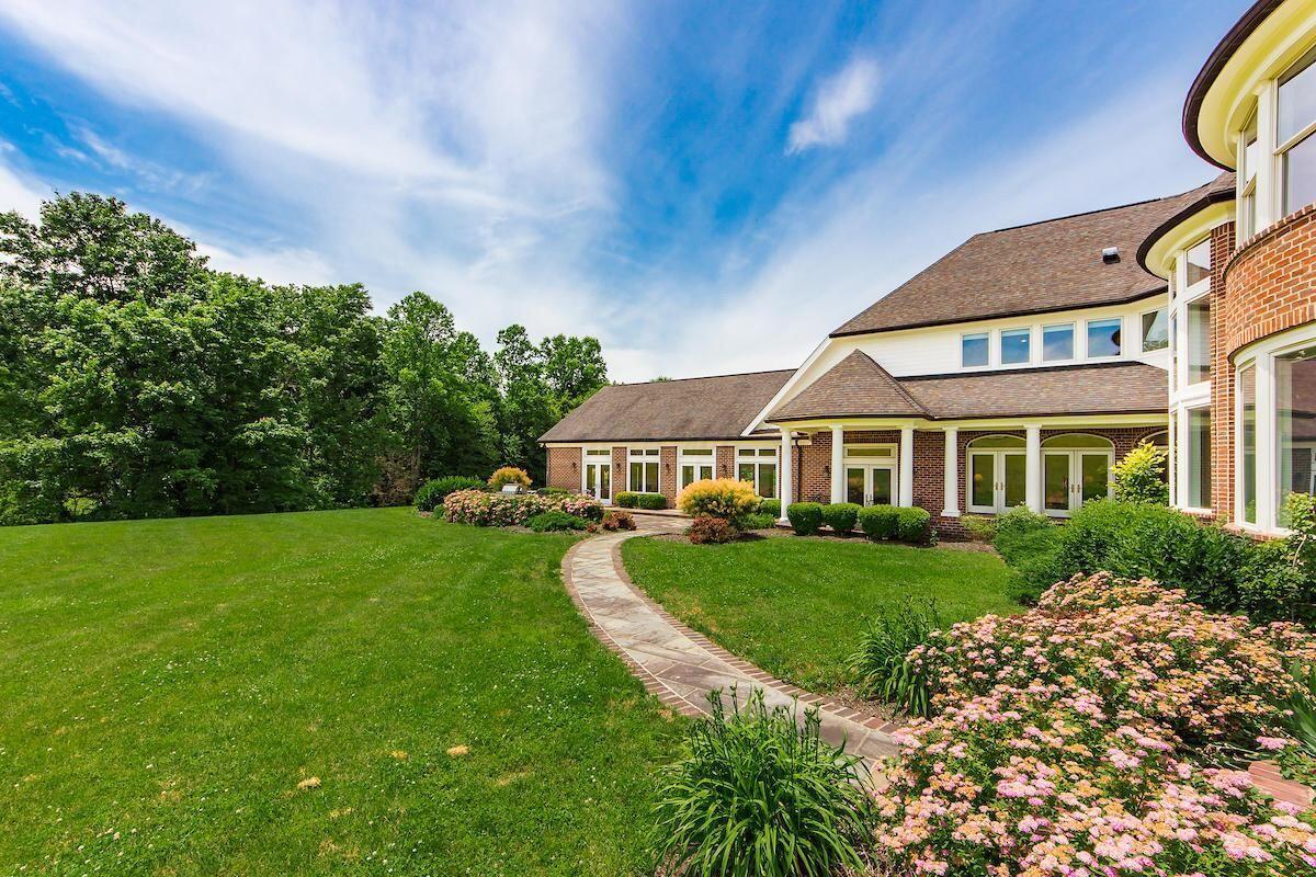 Rockbridge, Ohio, 43149, United States, 8 Bedrooms Bedrooms, ,10 BathroomsBathrooms,Residential,For Sale,1818163