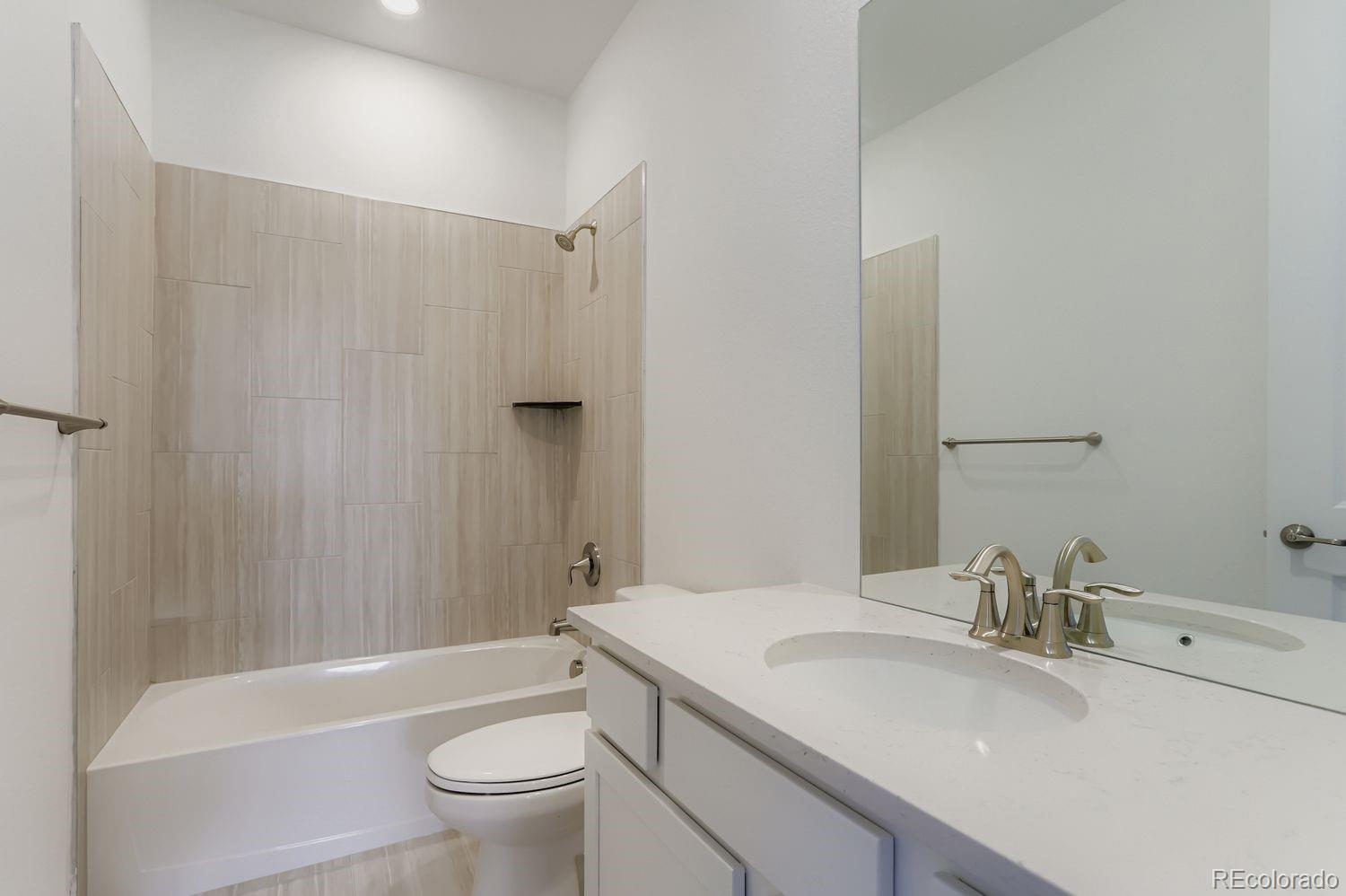 Erie, Colorado, 80516, United States, 5 Bedrooms Bedrooms, ,3 BathroomsBathrooms,Residential,For Sale,1938535