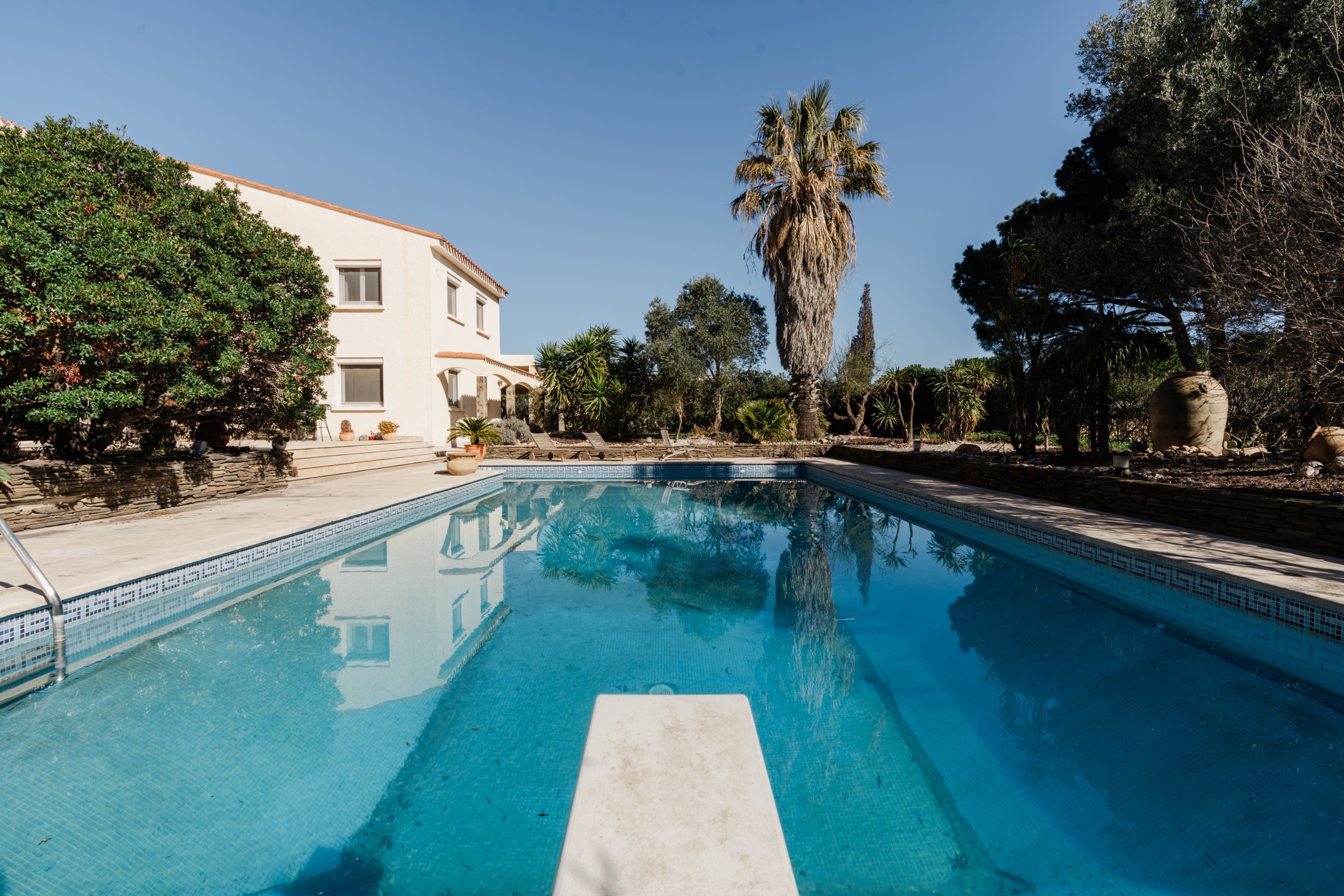  House with garden, swimming pool and garage in sought-after area - 物件實景