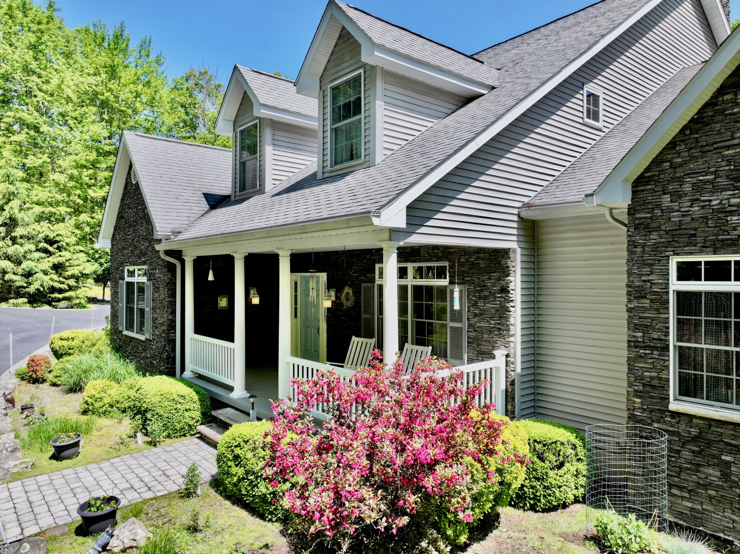 Hawley, Pennsylvania, 18428, United States, 3 Bedrooms Bedrooms, ,4 BathroomsBathrooms,Residential,For Sale,1846687