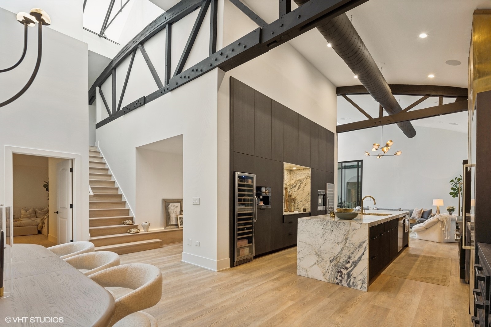 Chicago, Illinois, 60639, United States, 4 Bedrooms Bedrooms, ,4 BathroomsBathrooms,Residential,For Sale,1942244