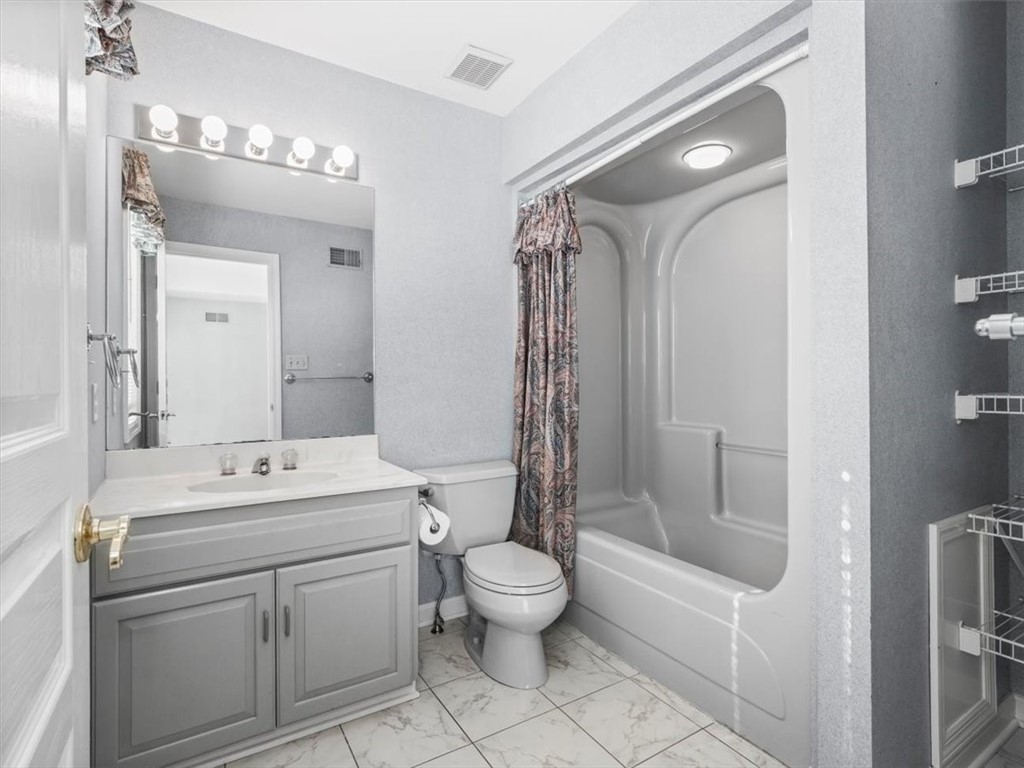 Marshall, Pennsylvania, 15090, United States, 4 Bedrooms Bedrooms, ,5 BathroomsBathrooms,Residential,For Sale,1989478