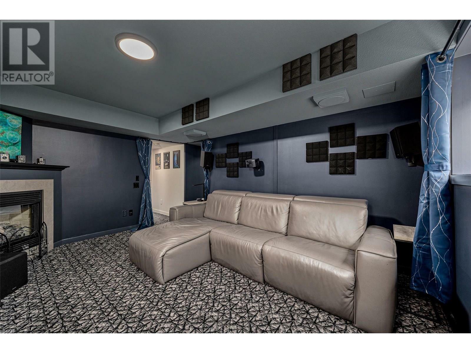 KELOWNA, British Columbia, V1V 2W3, CA, 4 Bedrooms Bedrooms, ,3 BathroomsBathrooms,Residential,For Sale,1882700